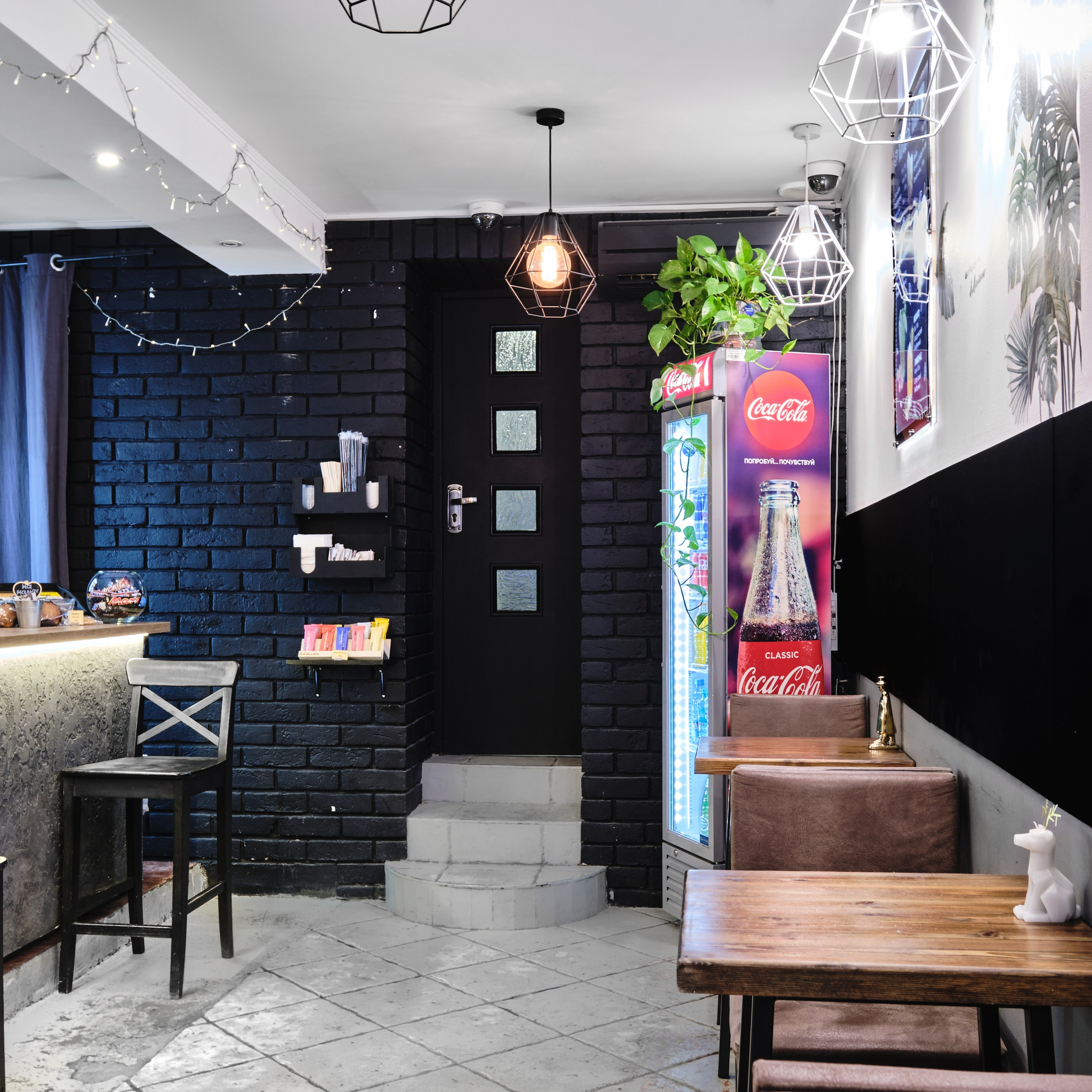 Фотосъемка интерьеров офисов, медицинских центров и клиник, учебных центров и салонов красоты, баров и ресторанов и прочей недвижимости. Интерьерный фотограф, фотограф недвижимости. Фотосъемка недвижимости в Москве и Московской области