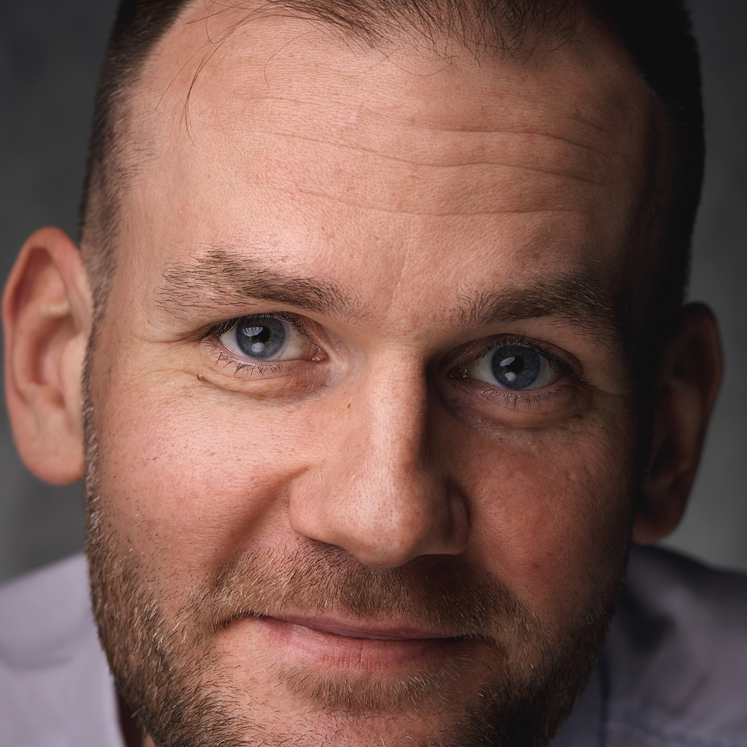 Портретная фотосъемка сотрудников. Корпоративная фотосессия сотрудников. Офисная фотосессия для сотрудников. Интерьерный фотограф, фотограф недвижимости. Фотосъемка недвижимости в Москве и Московской области