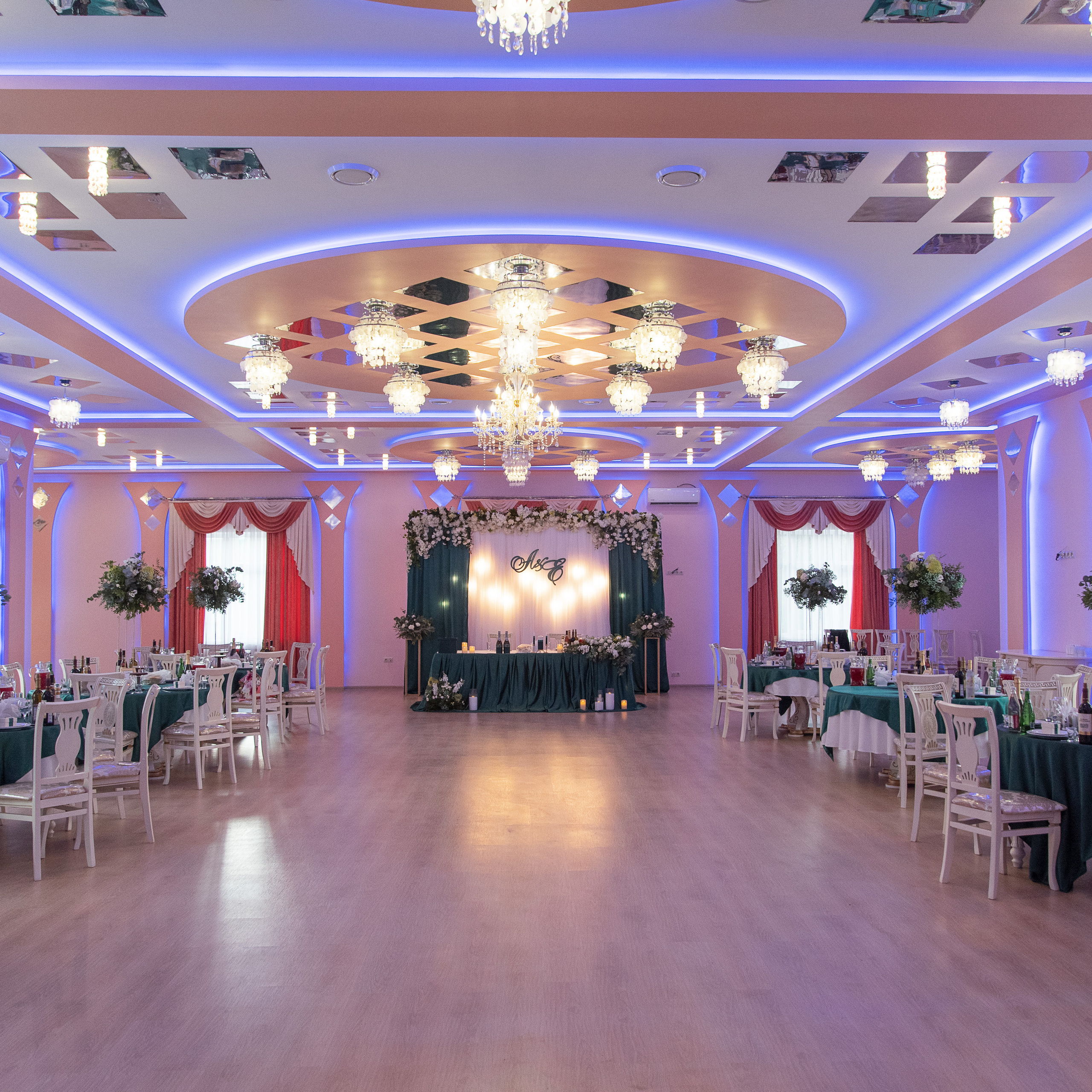 Рестораны для банкета. Свадебный фотограф, видеограф в Клину, Москве, Зеленограде, Калабушкин