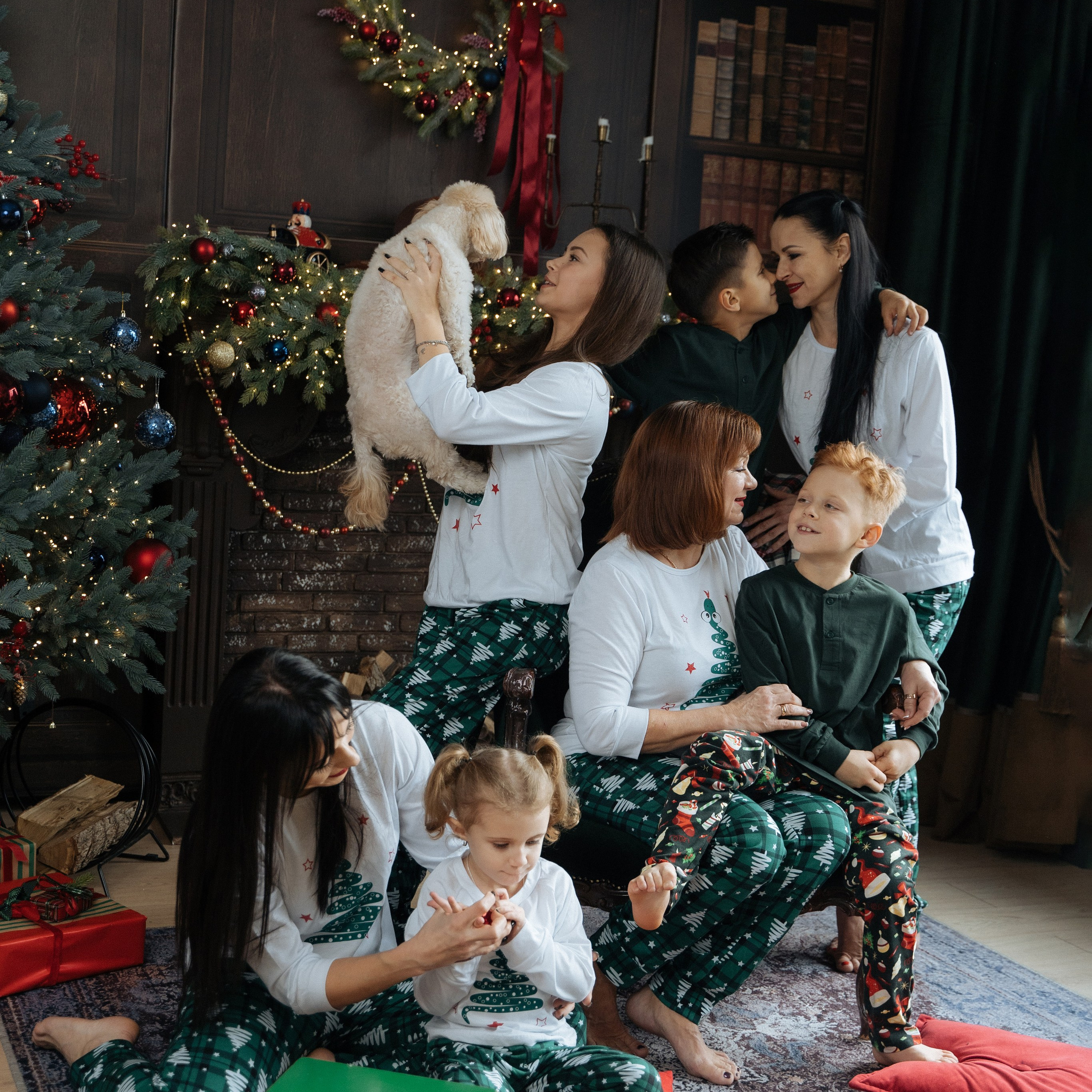 Новогодняя фотосессия большой семьей