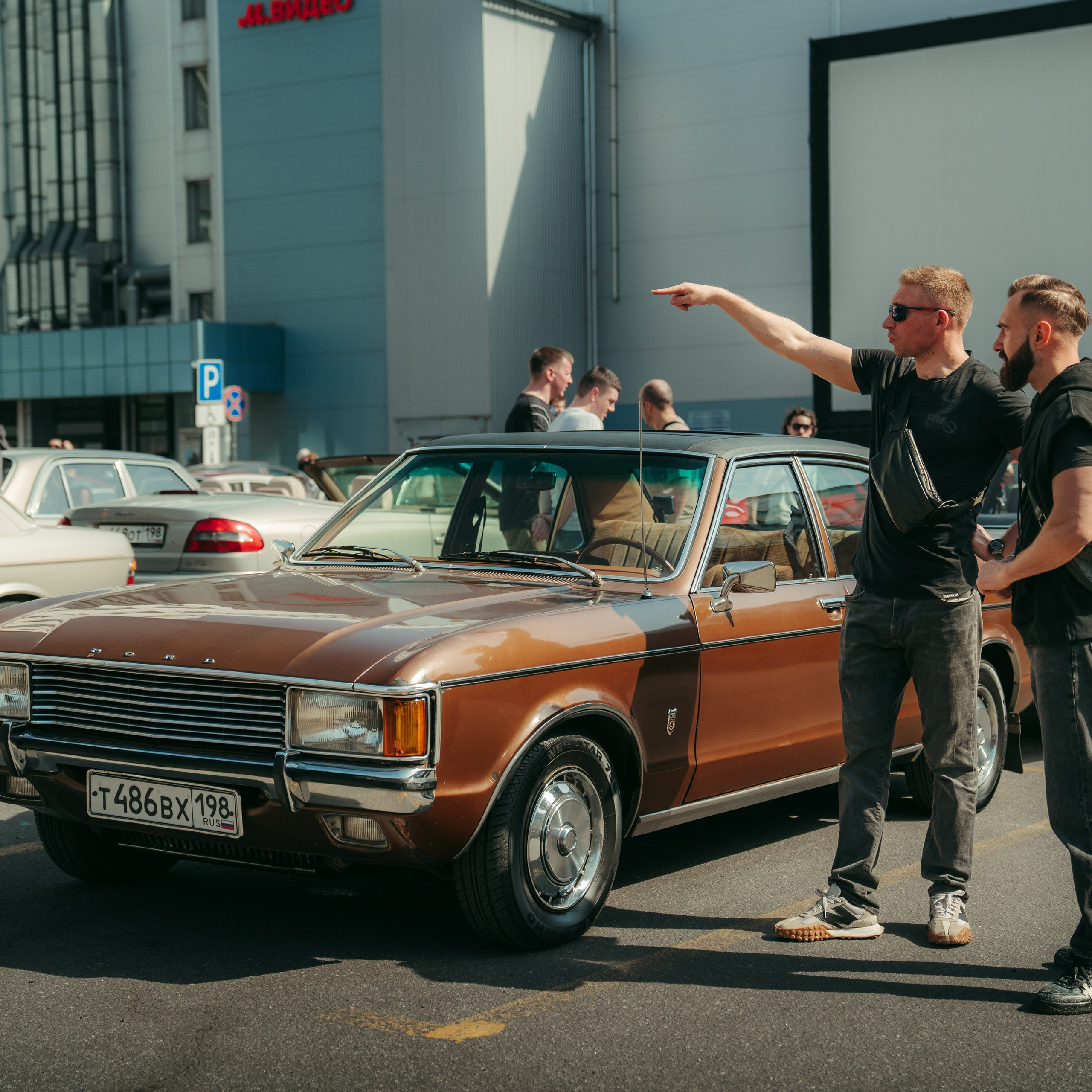 Cars and Coffee 19/04/25. Автомобильный фотограф Антон Цырулев