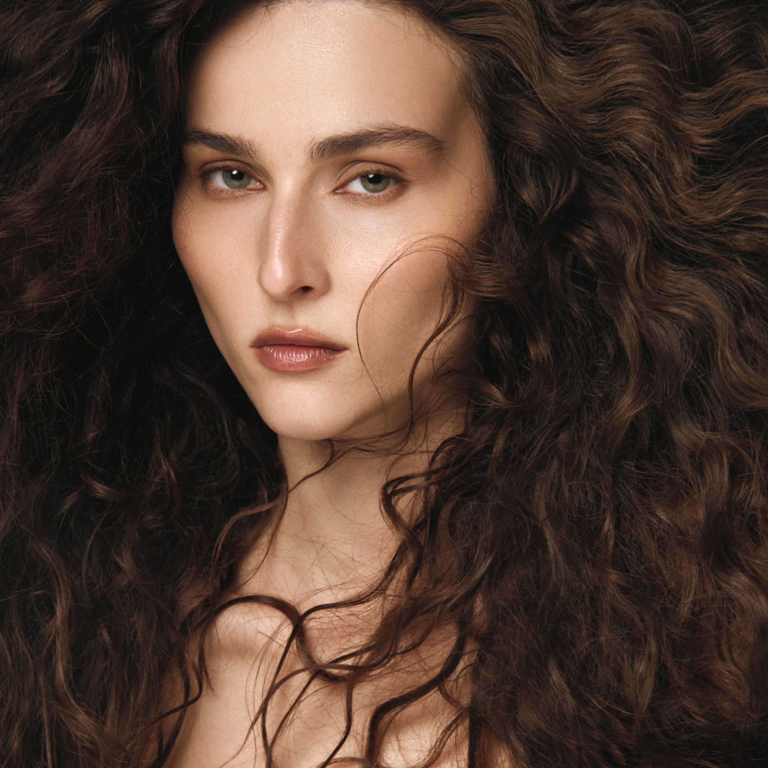 VICTORIA (editorial)