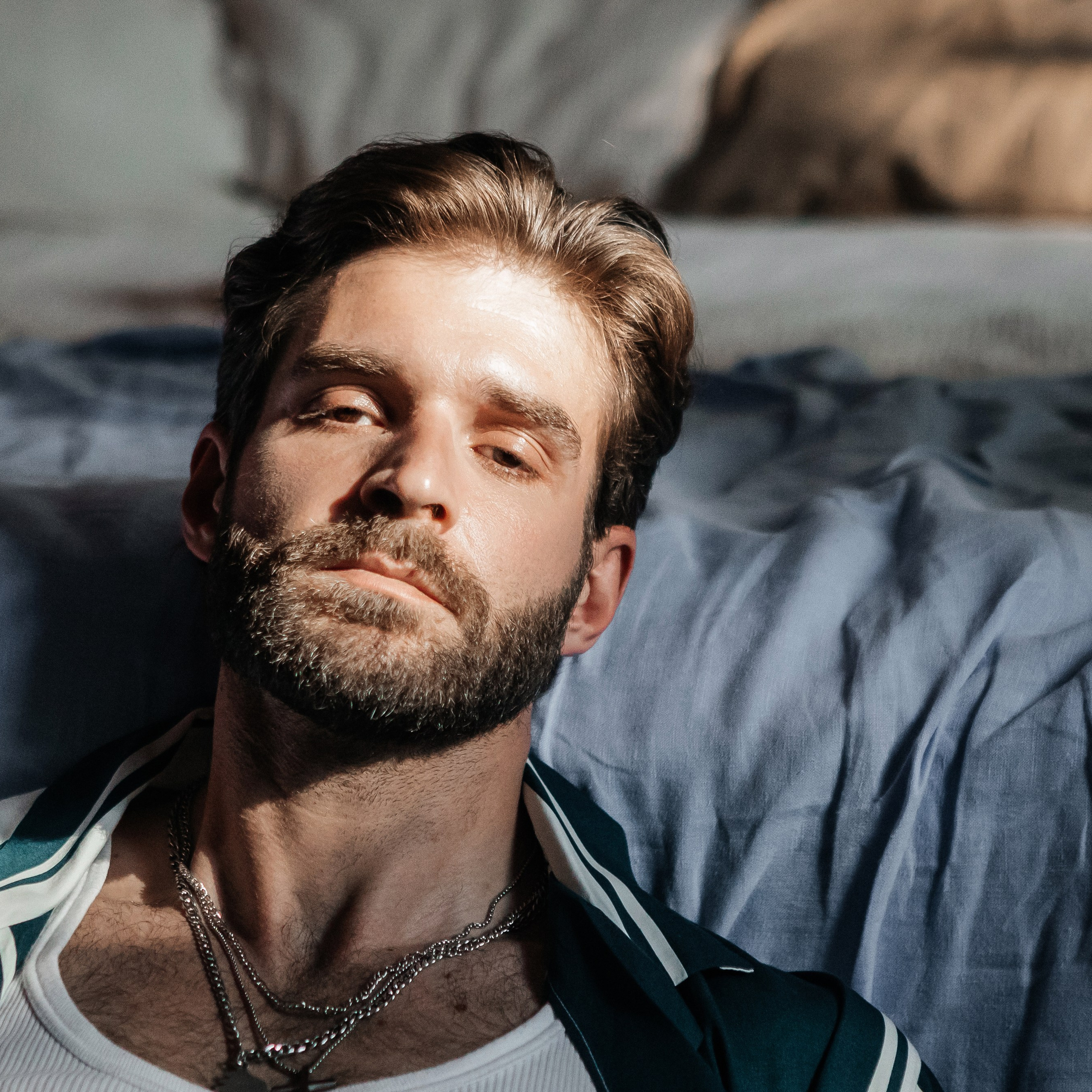 Мужской портрет «мысли не дают мне покоя»