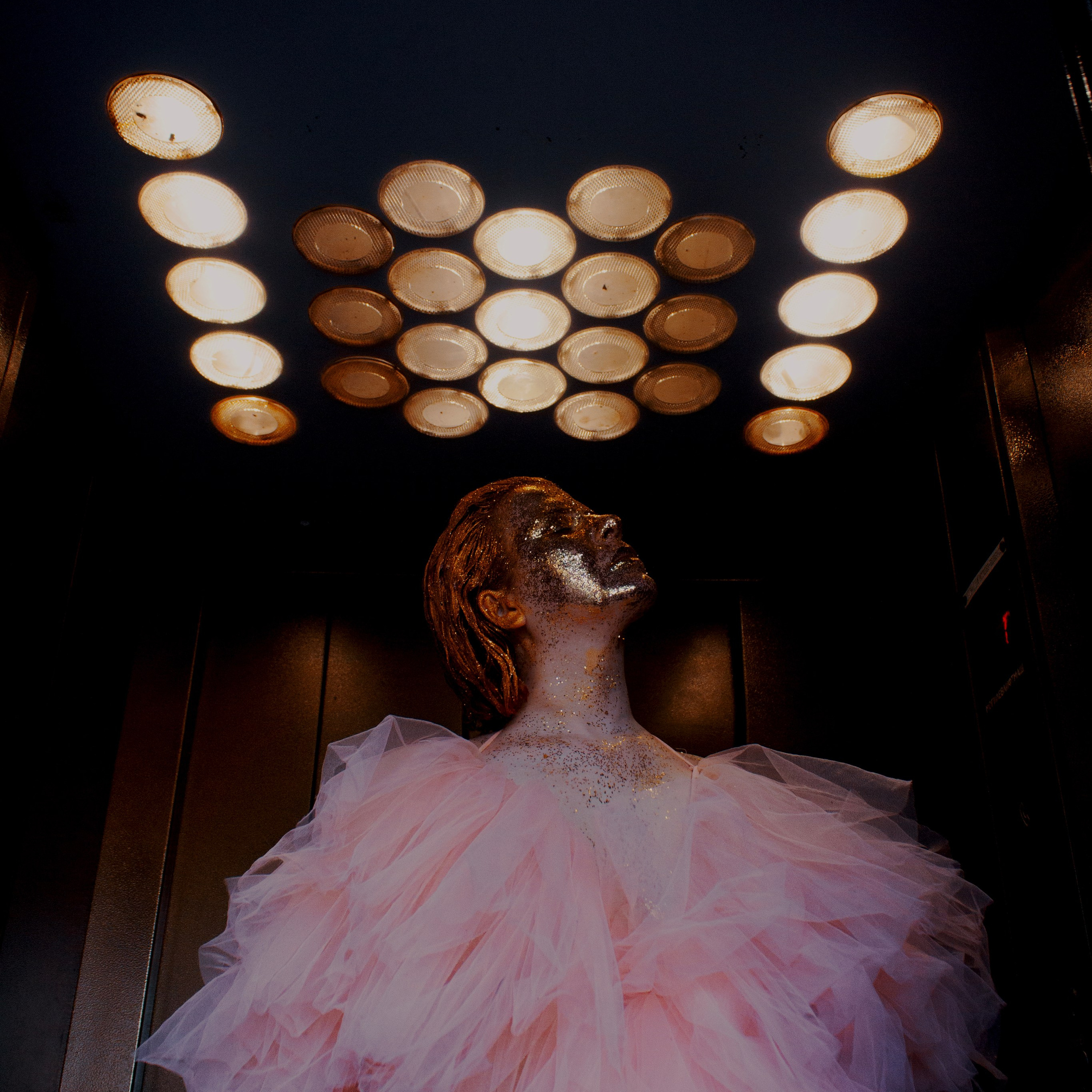 Девочка золотая