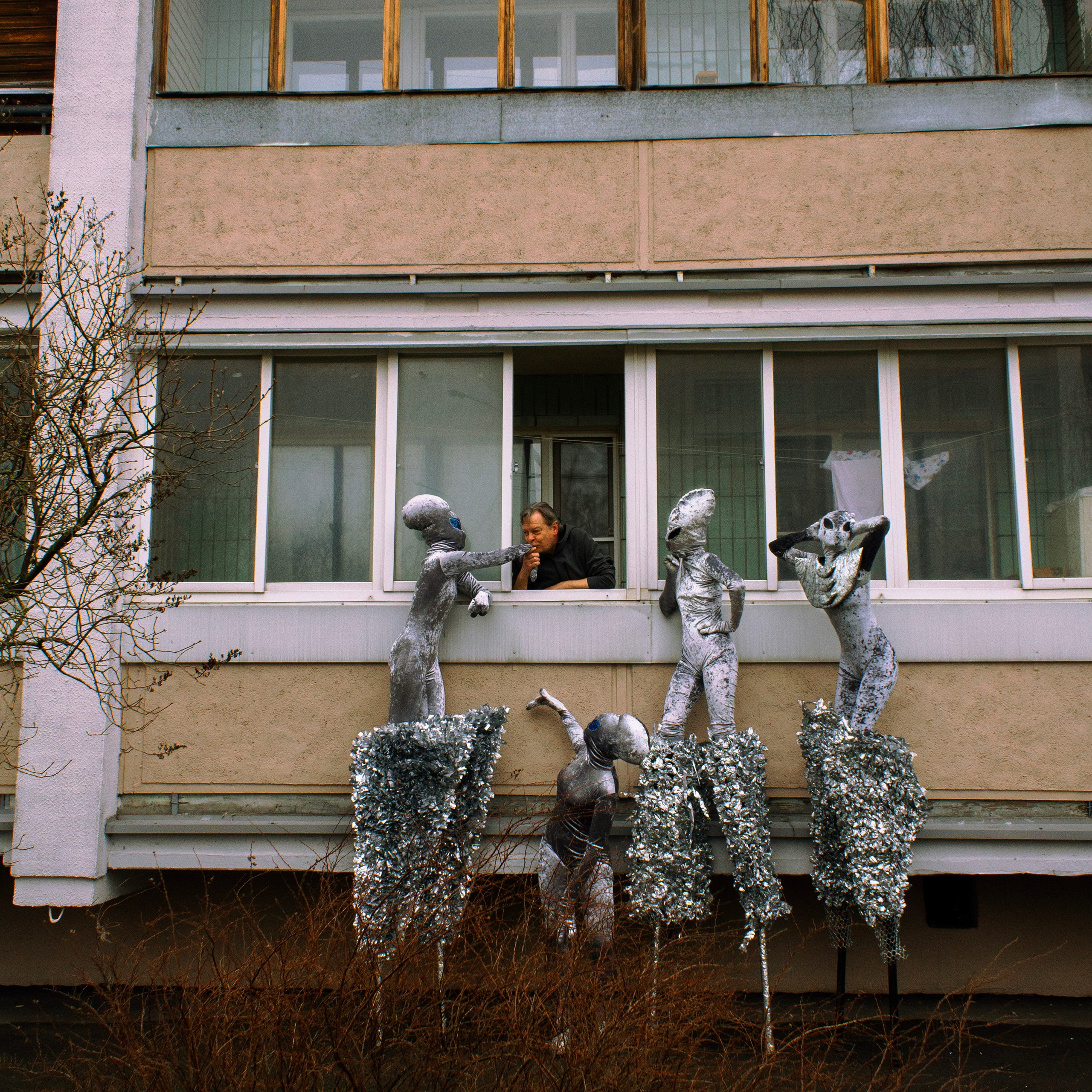 Привет, земляне