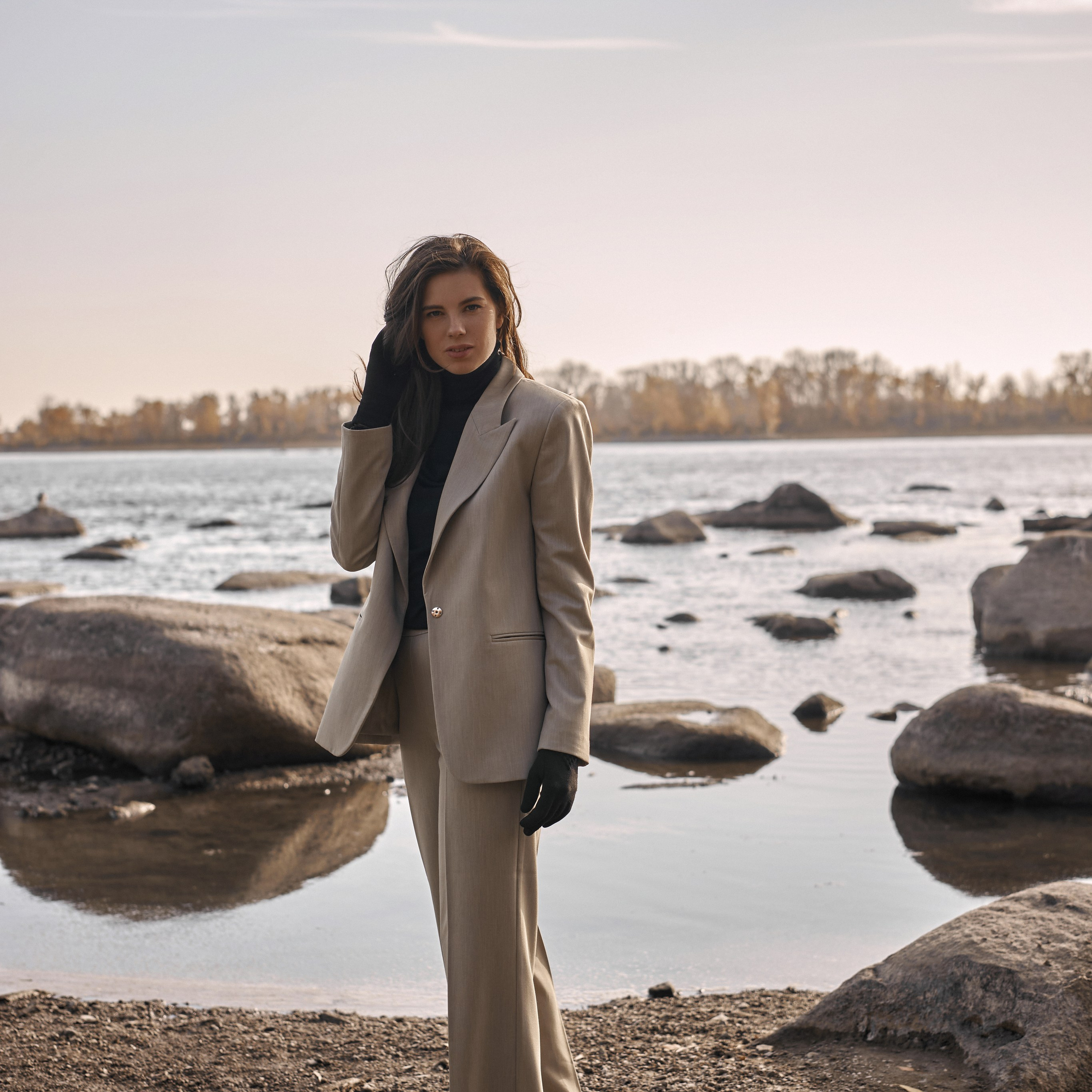 Для бренда женской одежды CLARE CLOTHES