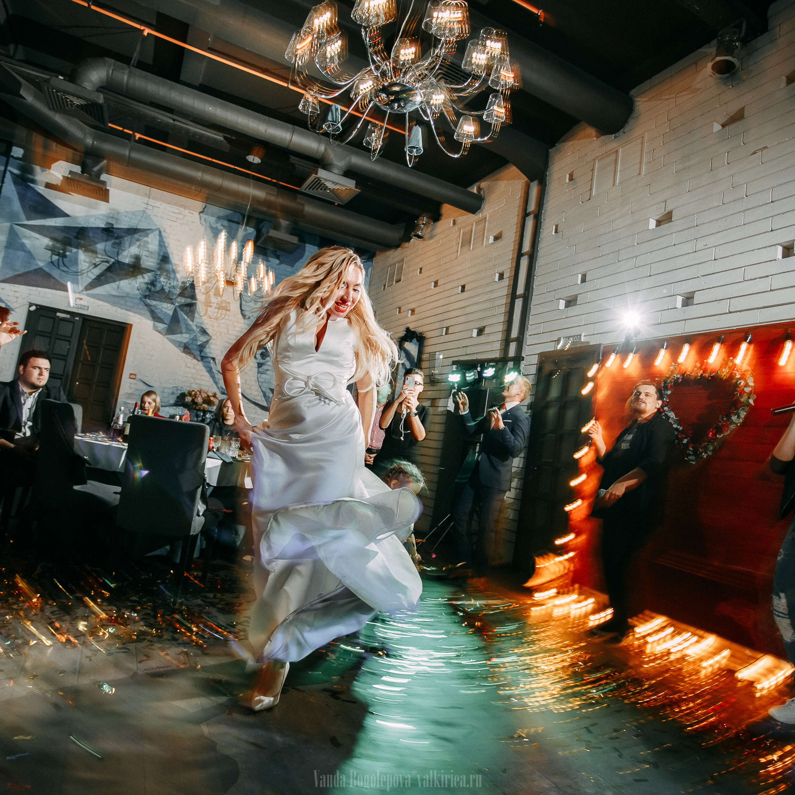 Сломал ногу — Женись!