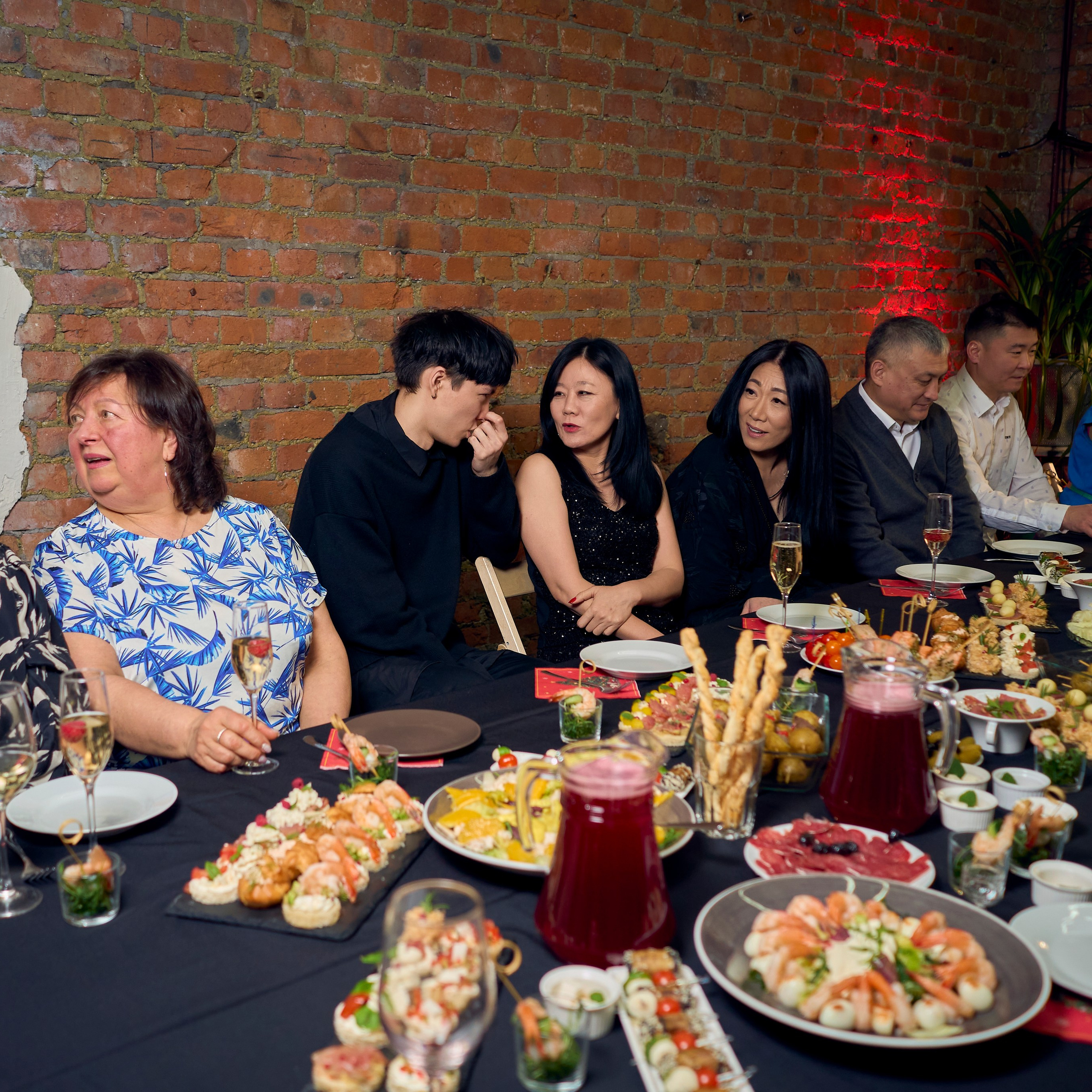 Взрослые мероприятия. Контент фотограф в Санкт-Петербурге Эрик Шартон