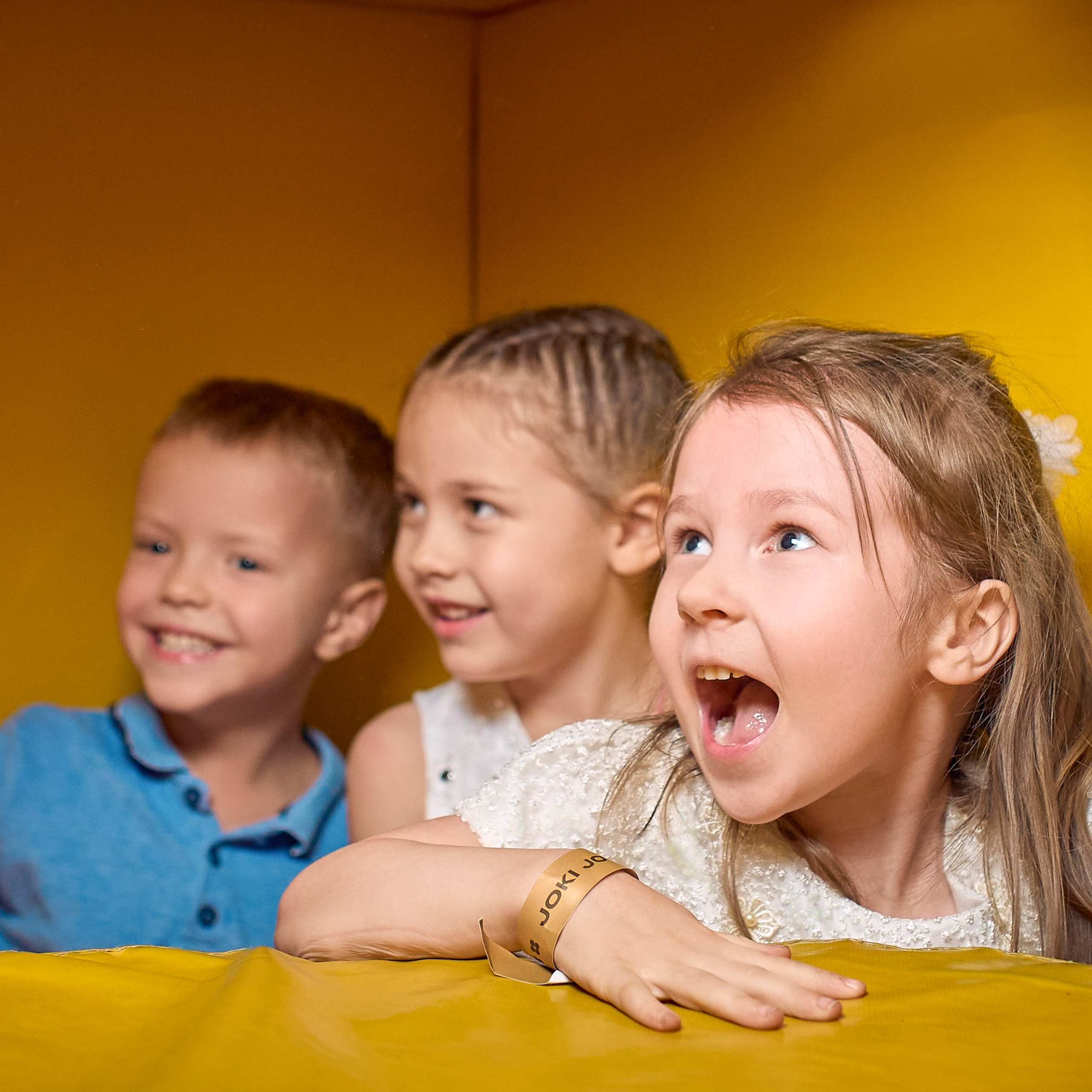 Радостные дети