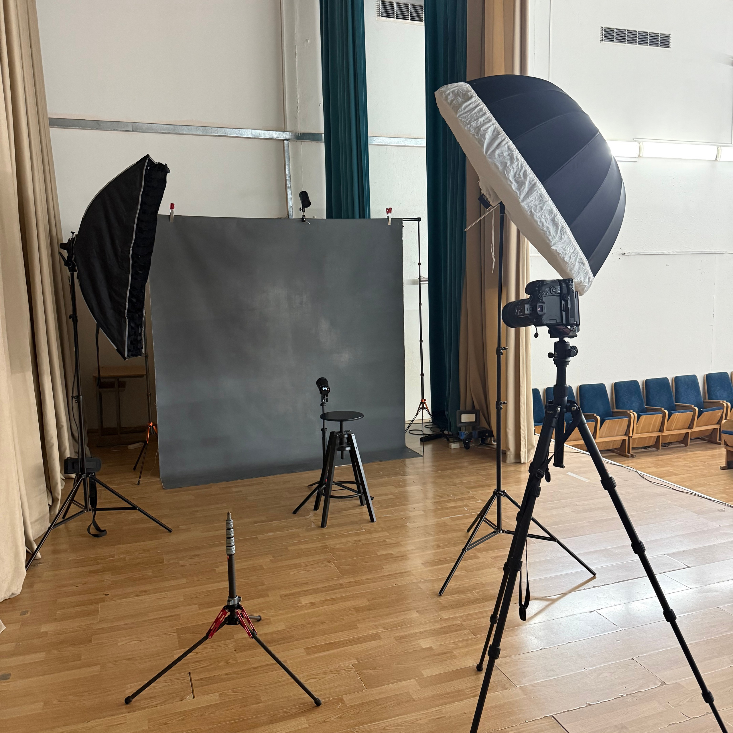 Зонт 135 + стрип с сотами (контр голая ад100 со стоек фона, фон -ад100 с снутом)