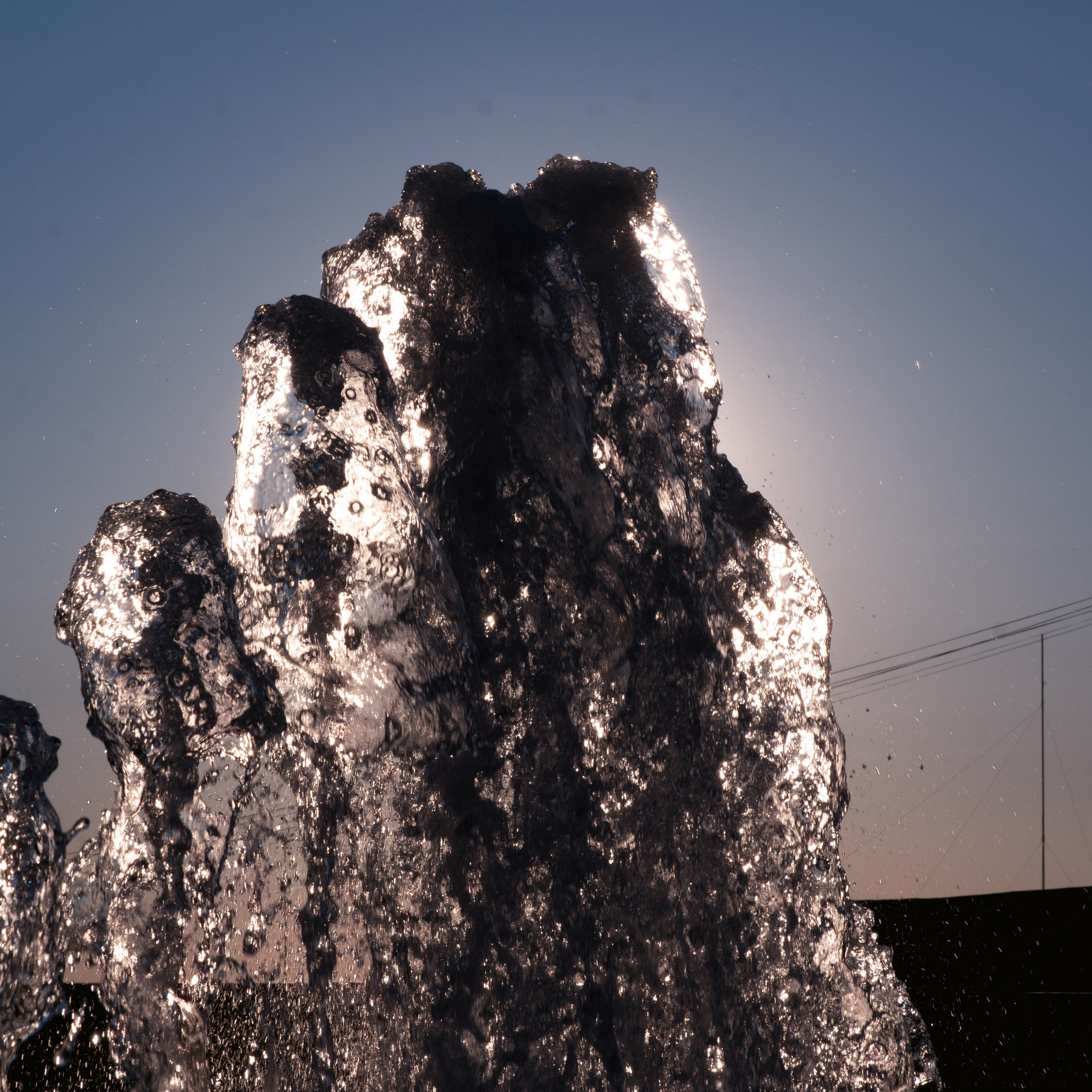 На фоне солнца