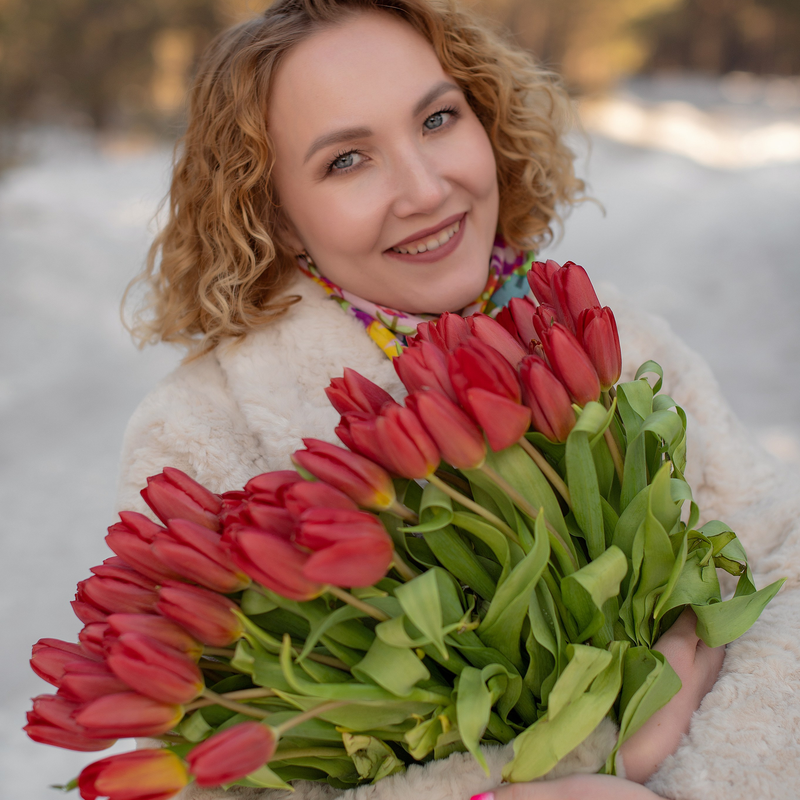 Ира тюльпаны в снегу