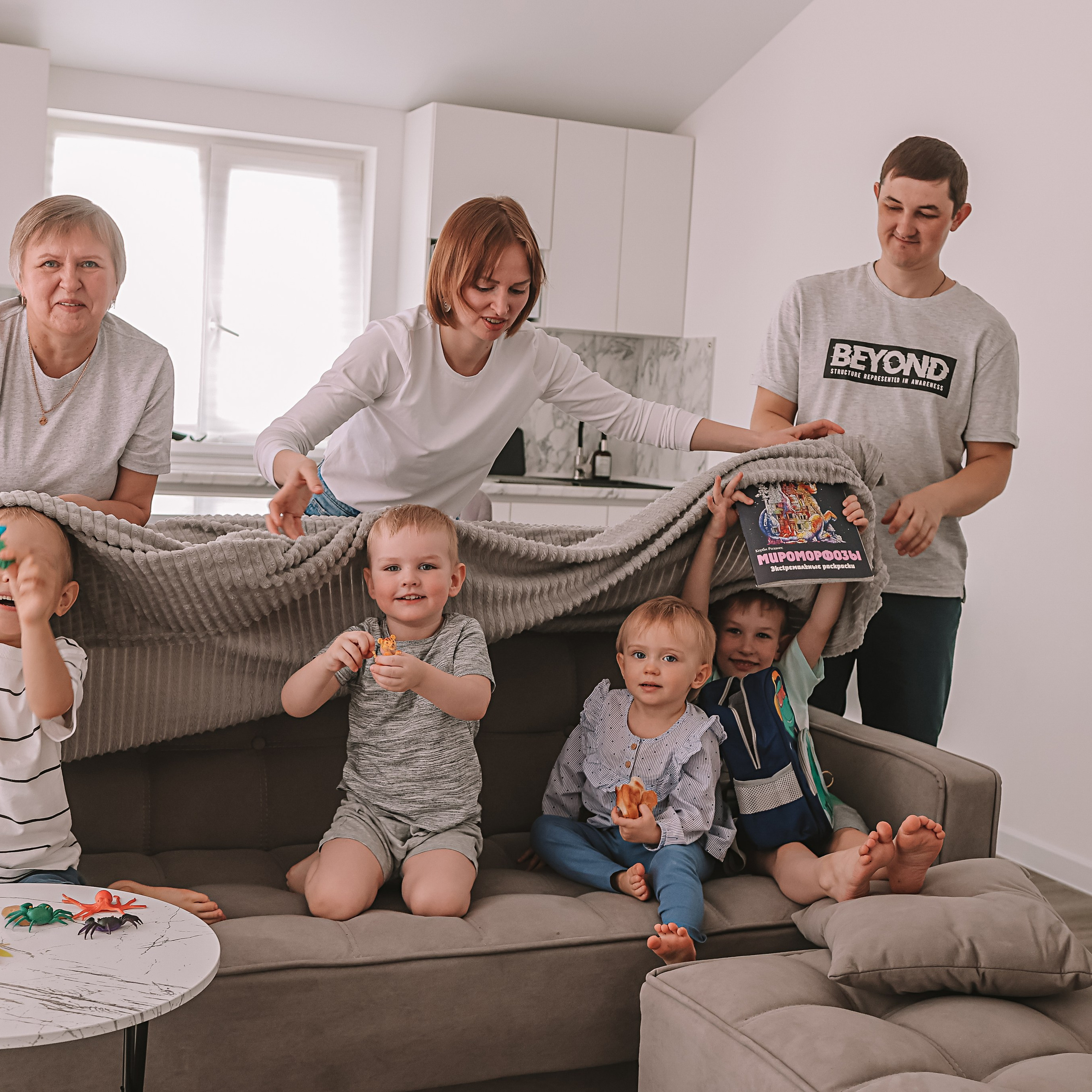 Семейная в домике (репортаж)