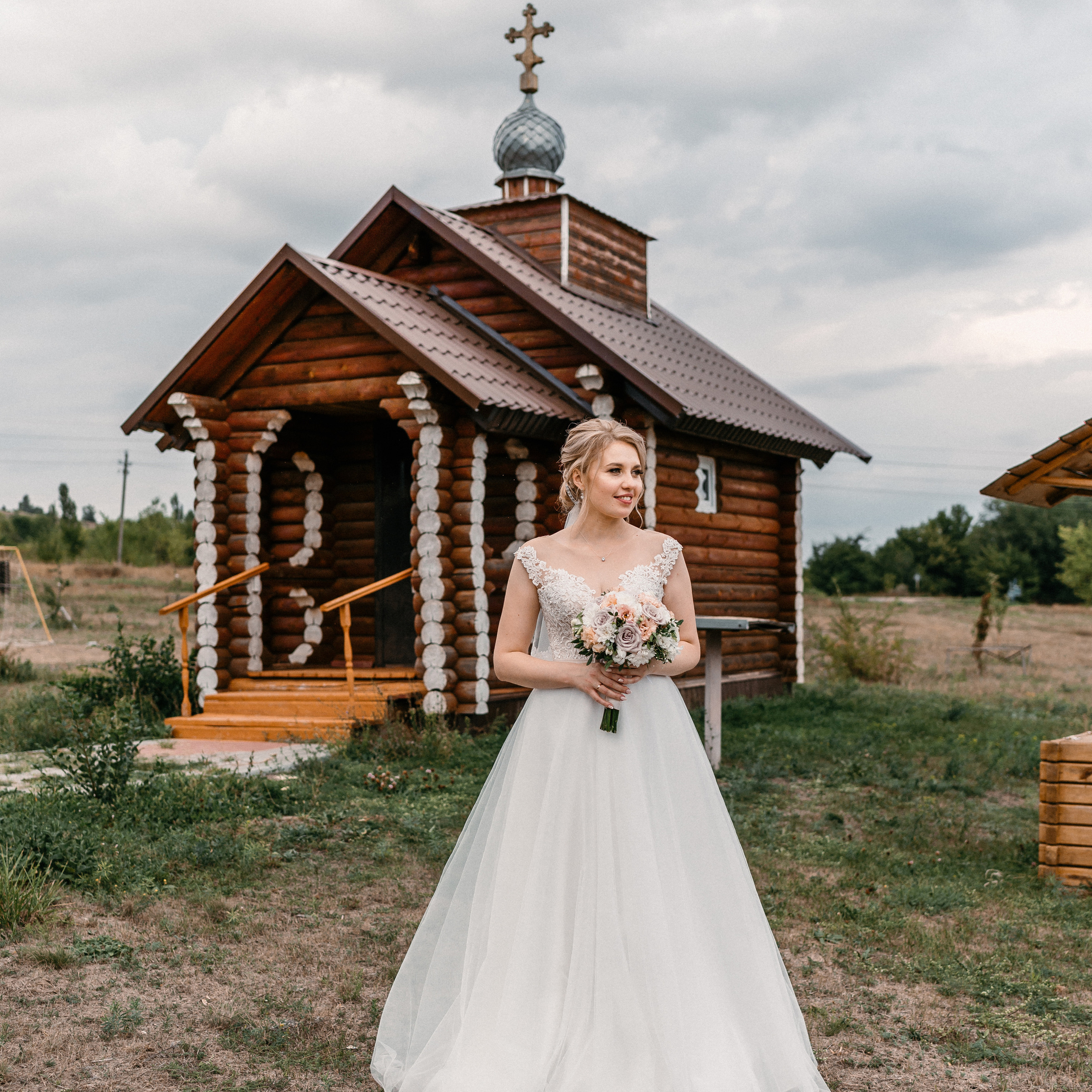 Свадебные кольца, единый стиль свадьбы. Свадебный фотограф — фотограф на свадьбу в Воронеже — Свадебное фото