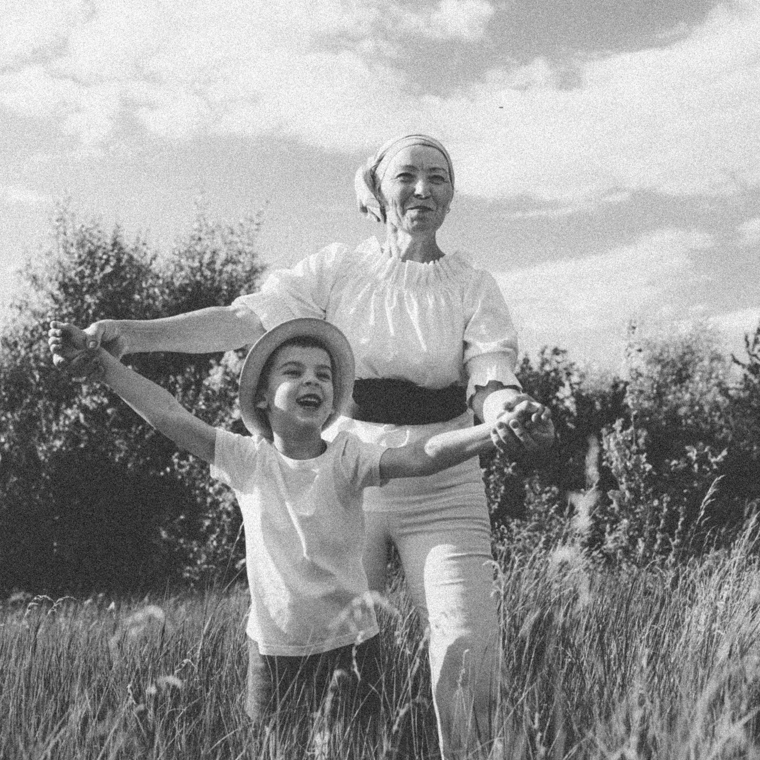 У бабушки в гостях. Свадебный фотограф — фотограф на свадьбу в Воронеже — Свадебное фото
