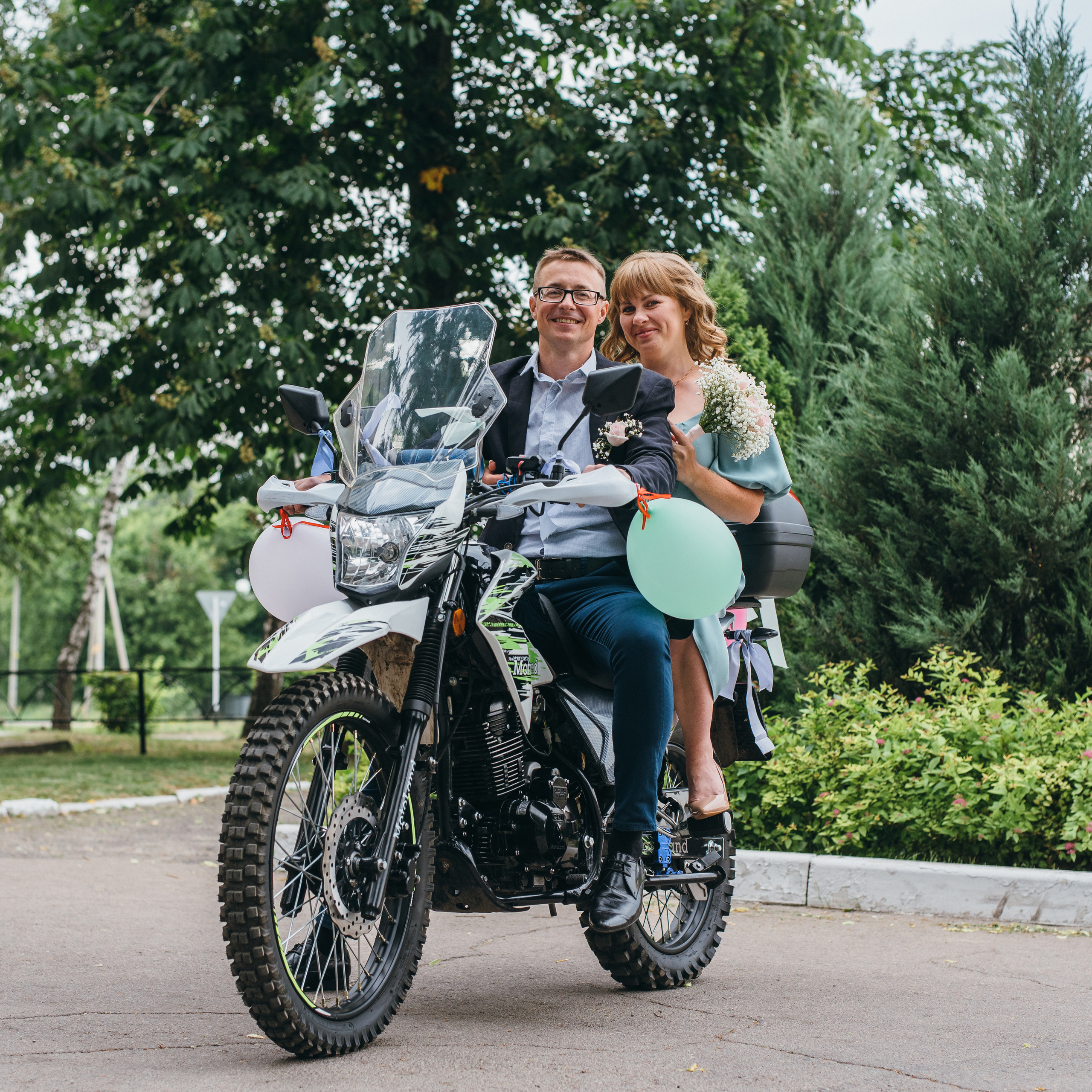 Свадебная прогулка в Рамони. Свадебный фотограф — фотограф на свадьбу в Воронеже — Свадебное фото