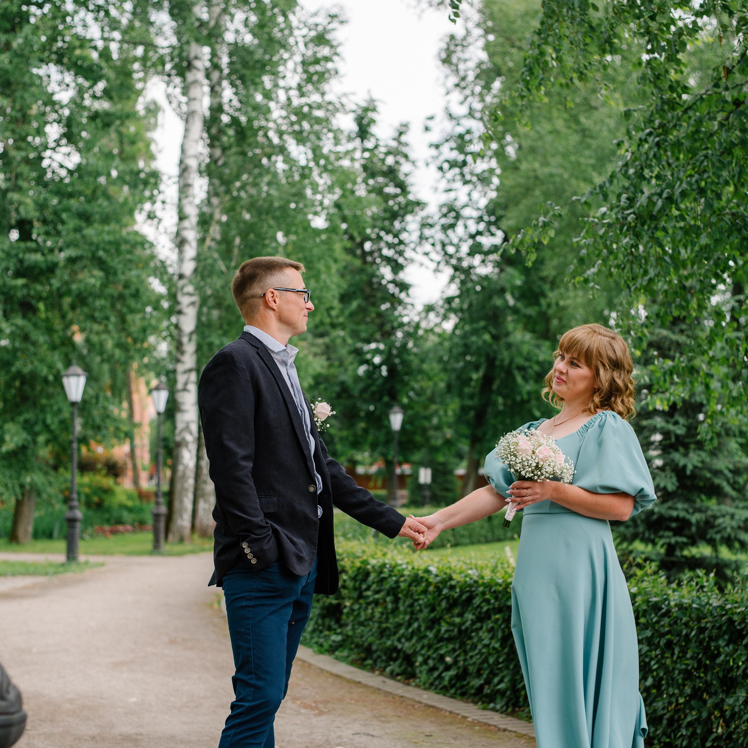 Свадебная прогулка в Рамони. Свадебный фотограф — фотограф на свадьбу в Воронеже — Свадебное фото