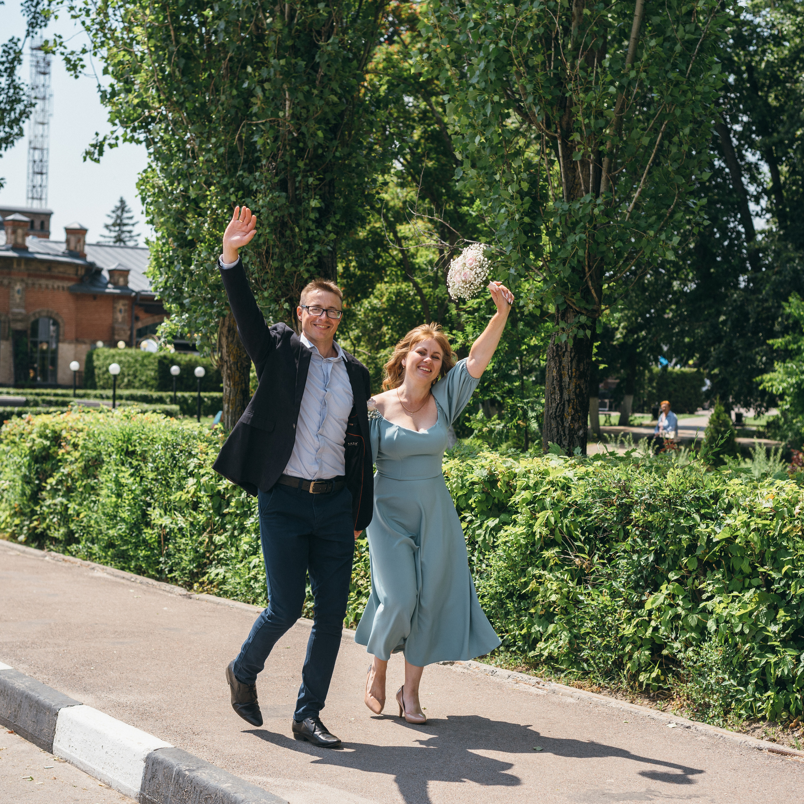 Свадебная прогулка в Рамони. Свадебный фотограф — фотограф на свадьбу в Воронеже — Свадебное фото