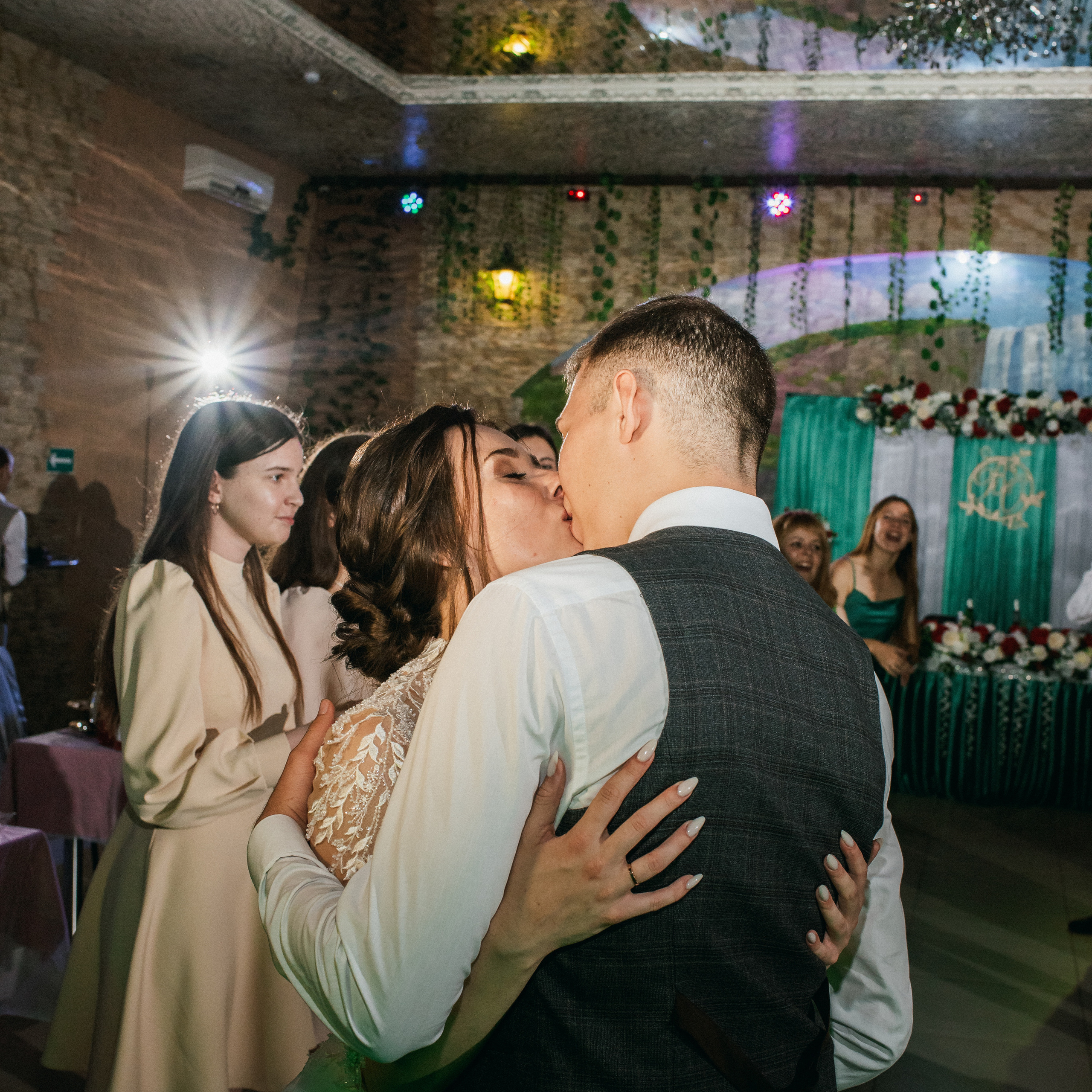 Красивая свадебная фотосессия в Россоше. Свадебный фотограф — фотограф на свадьбу в Воронеже — Свадебное фото