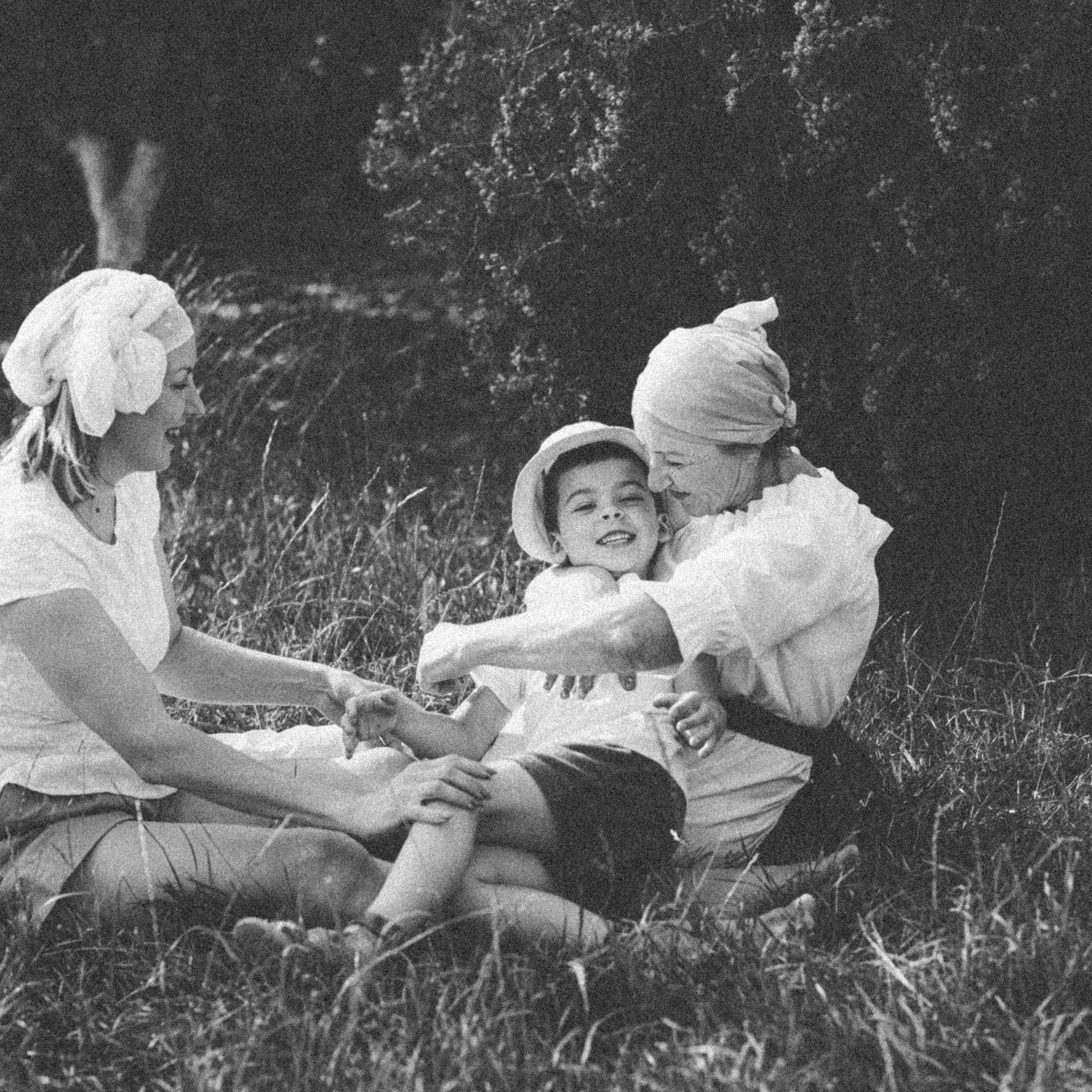 У бабушки в гостях. Свадебный фотограф — фотограф на свадьбу в Воронеже — Свадебное фото