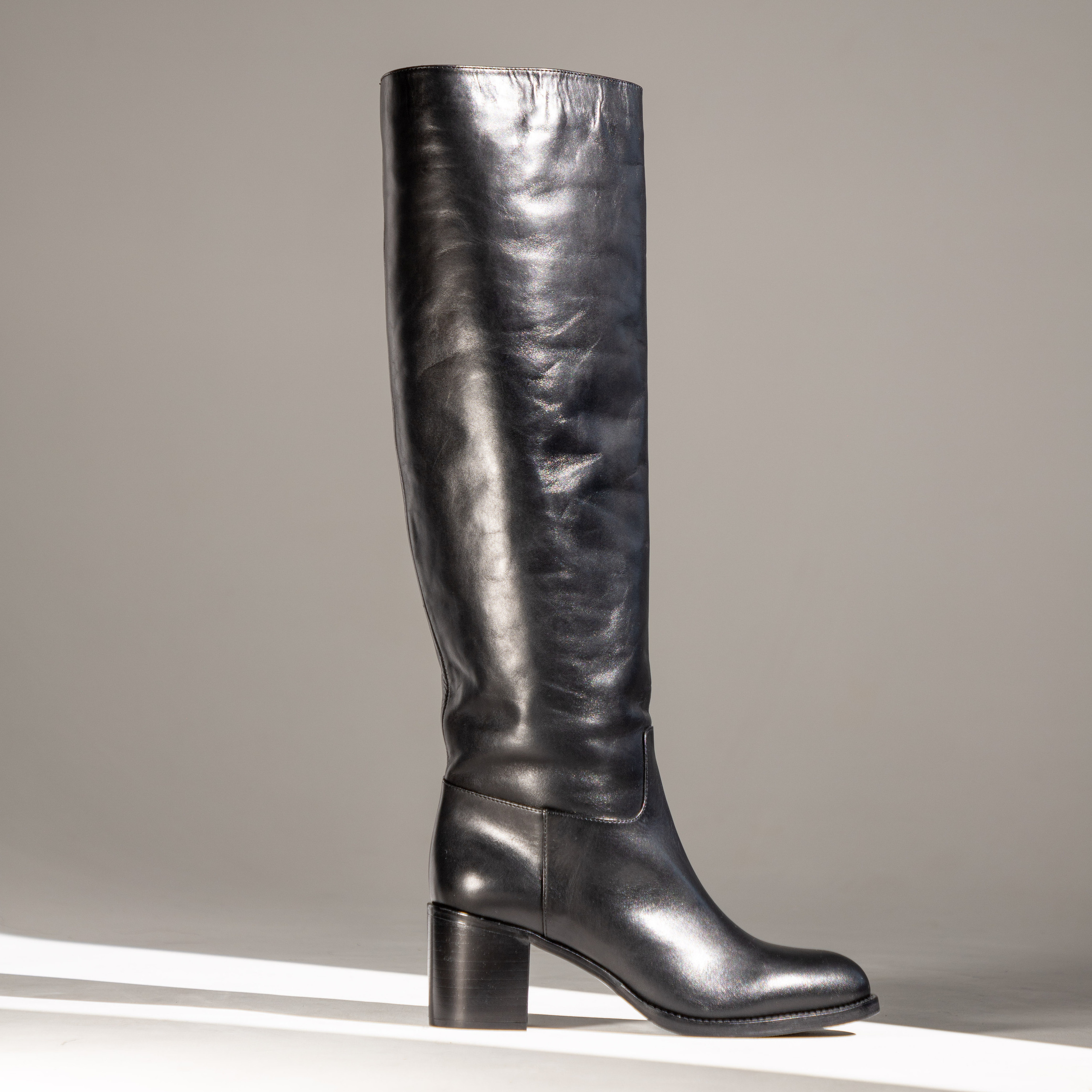 Съёмка товара для обувного бутика