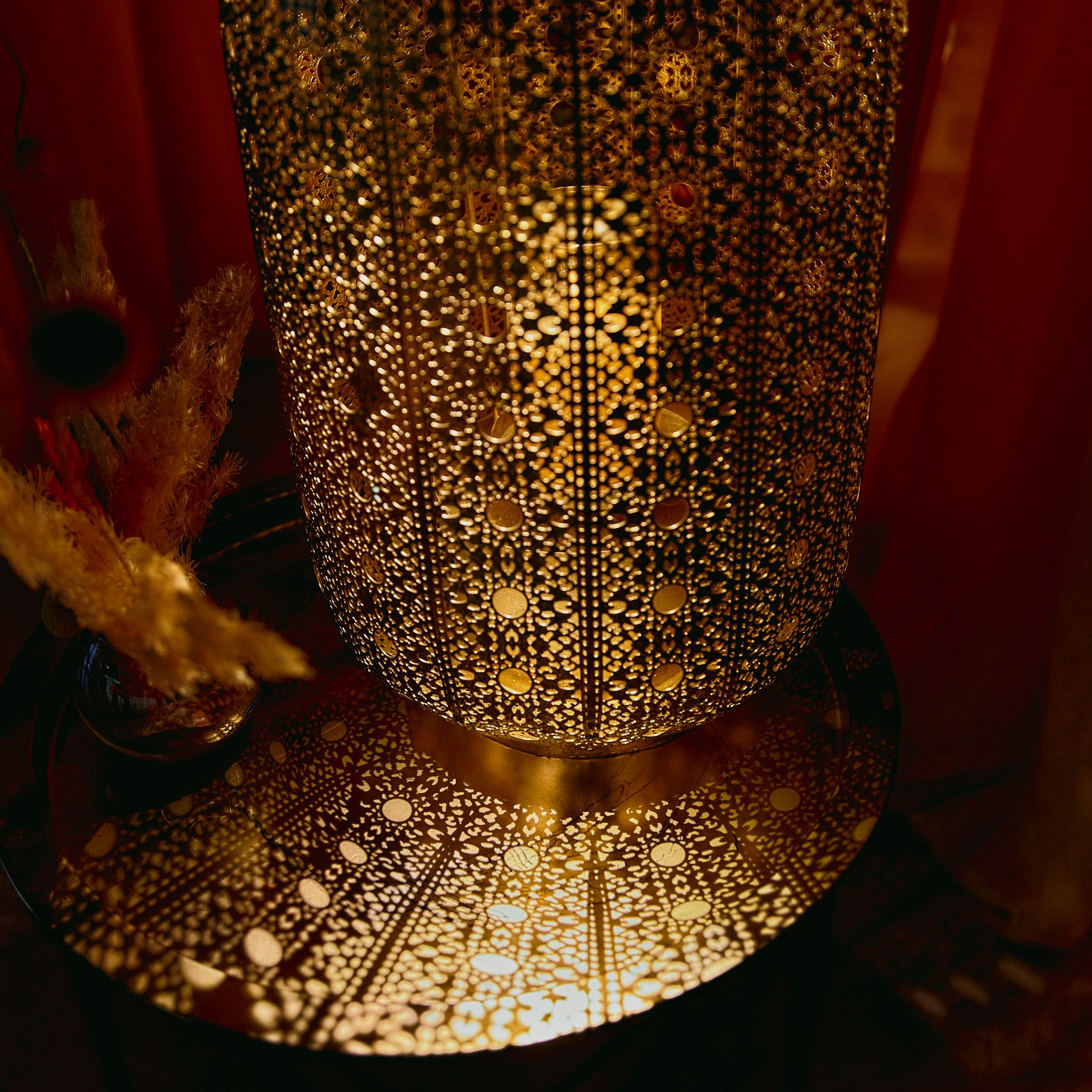 REPORTAGE. EVGENYA PERESADOVA