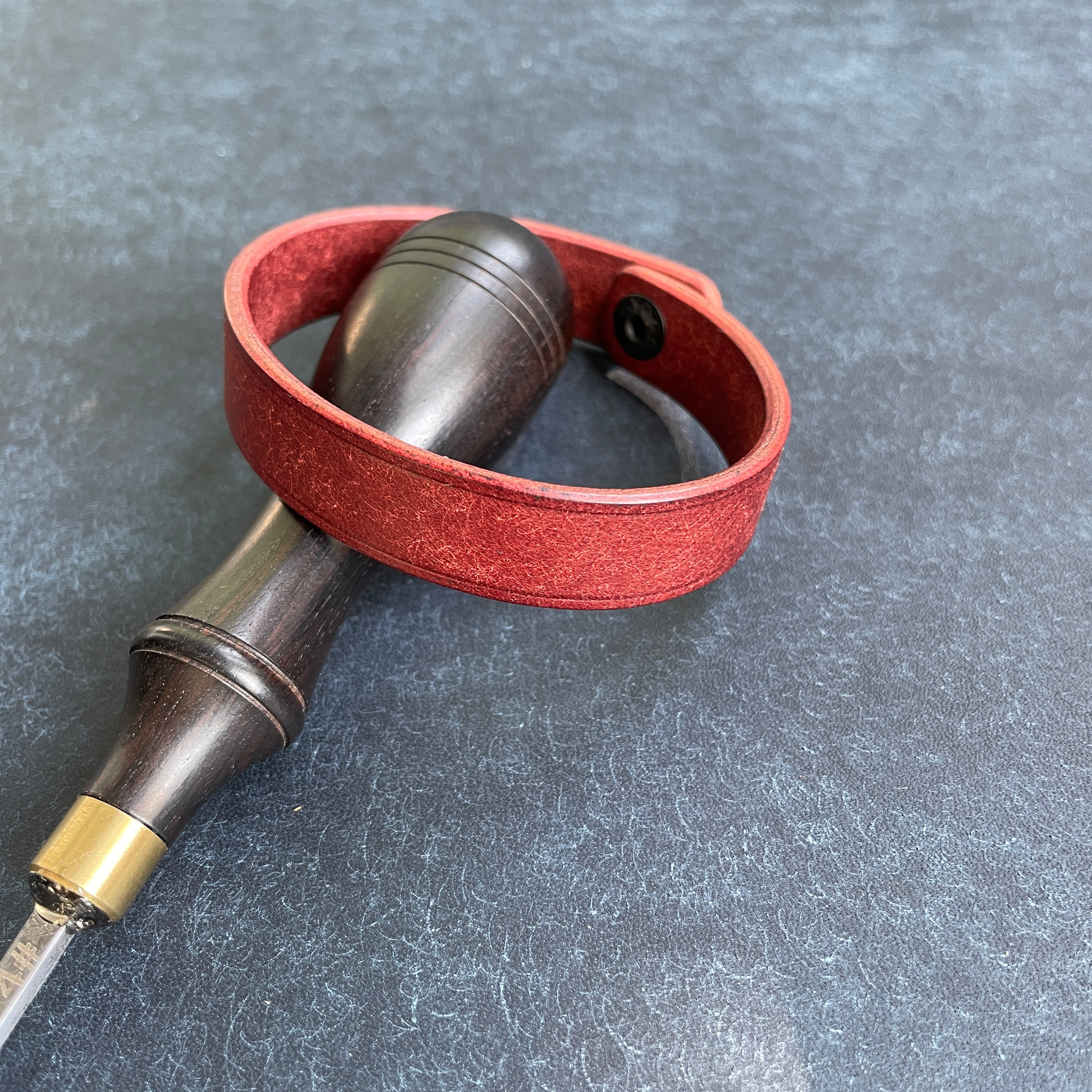 Браслет «Минималист». Ярослав Зинченко — кожевник города Воронеж