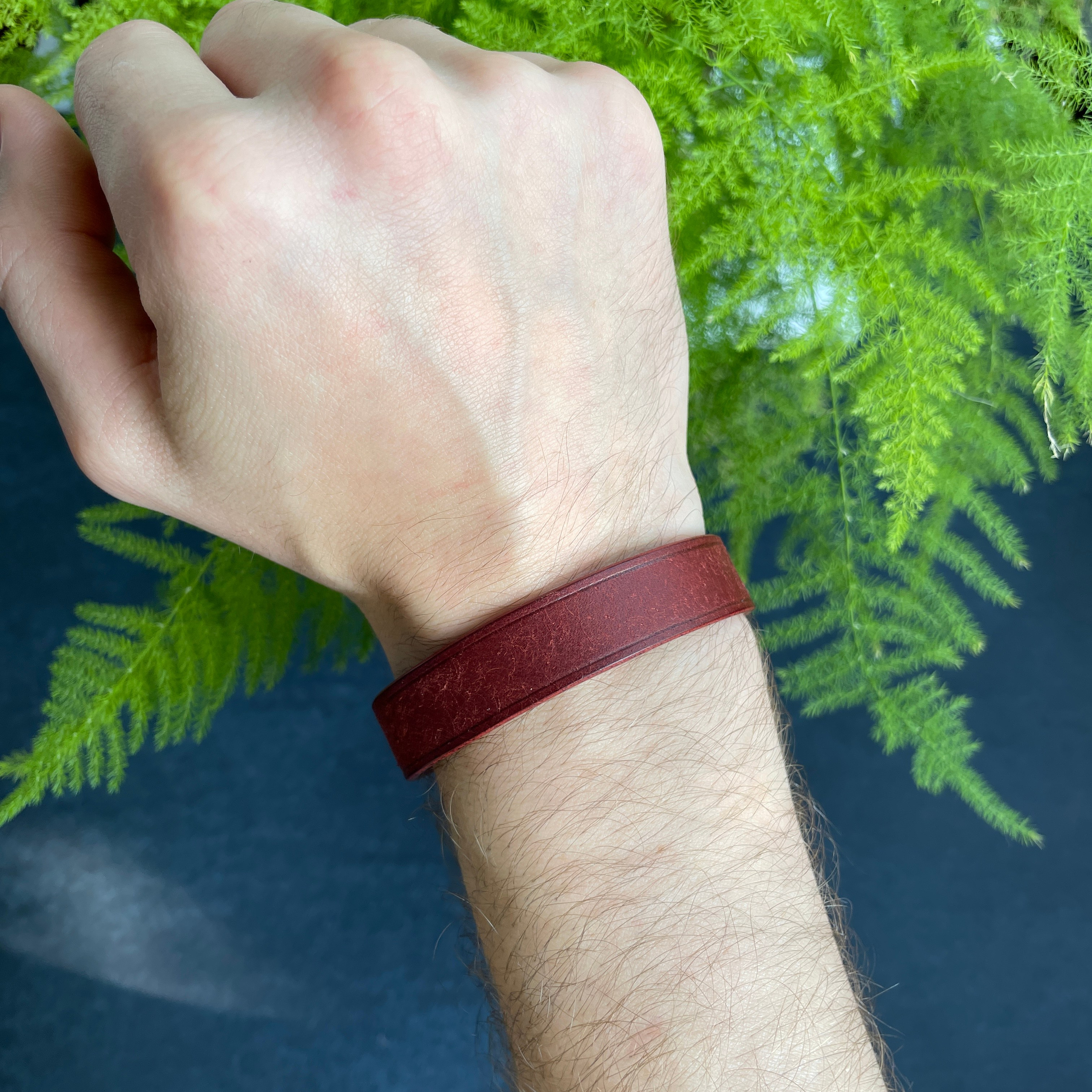 Браслет «Минималист». Ярослав Зинченко — кожевник города Воронеж