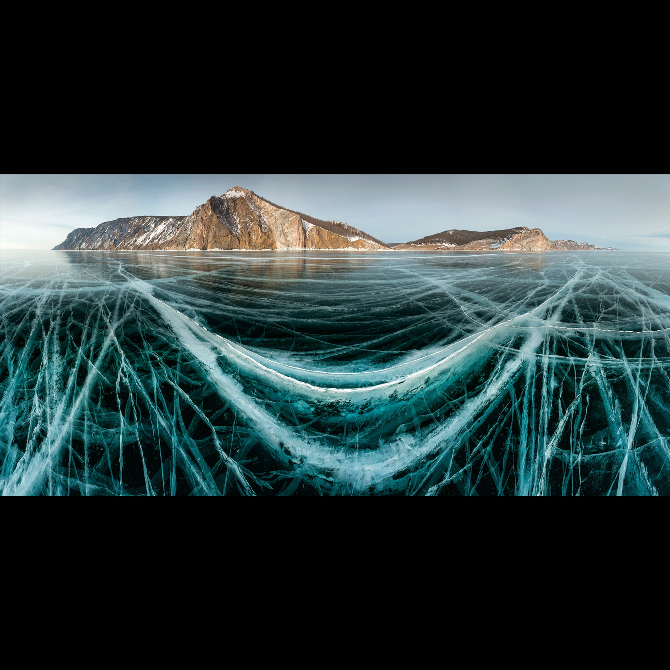 «Ледяные оковы Байкала». Фотограф Кирилл Сергеев | Москва
