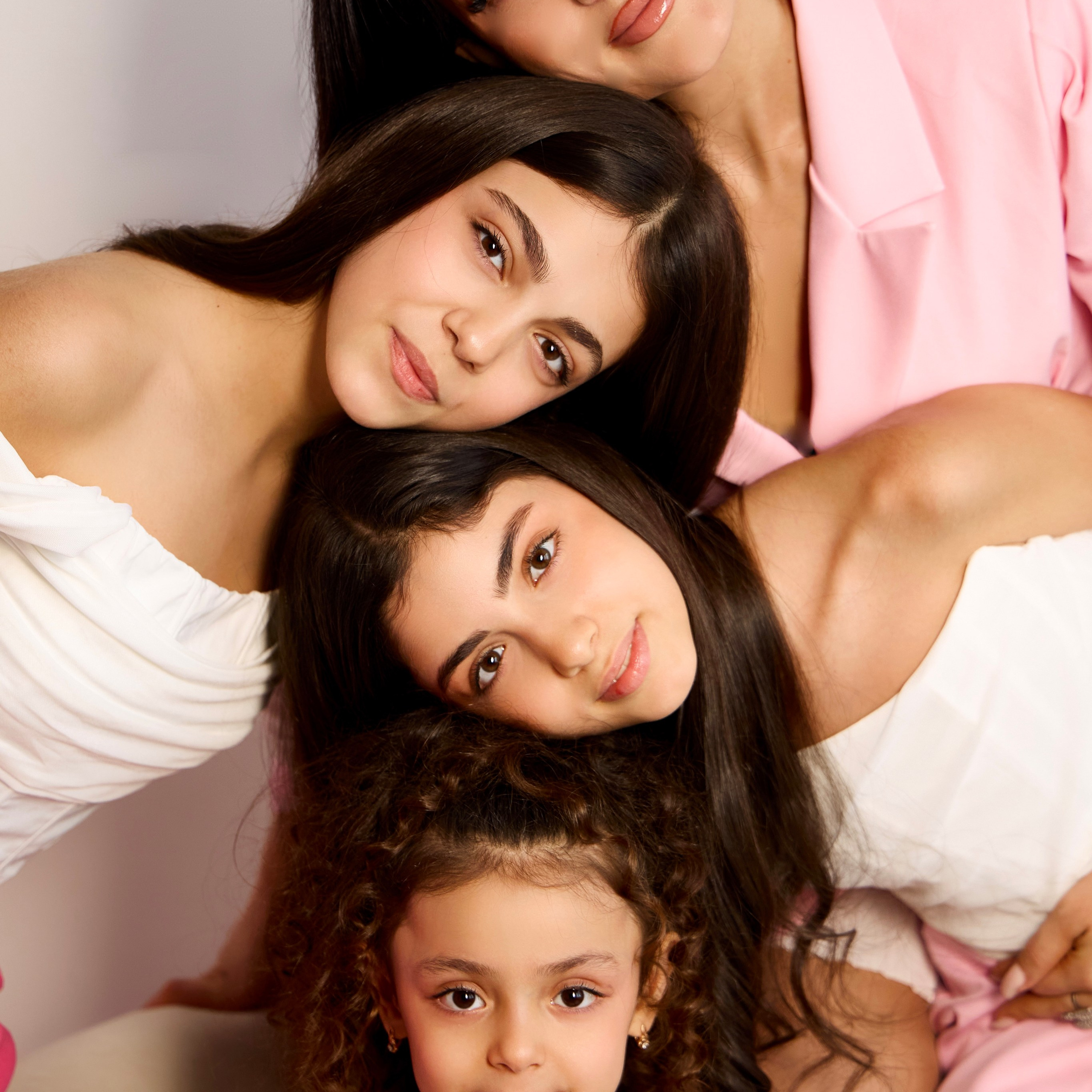 Ани и семья. Главная