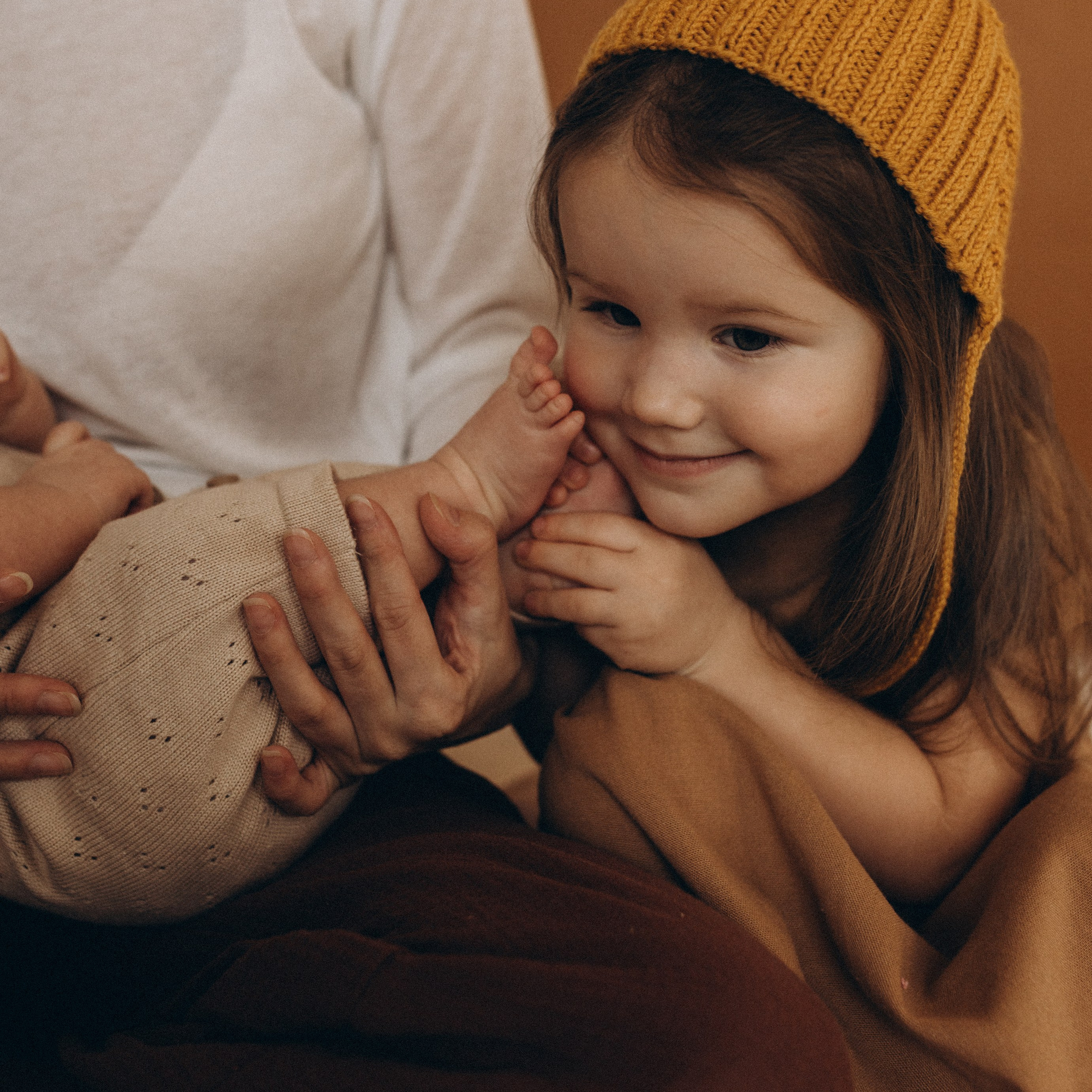 Аня с малышами. Www.kazakovaphoto.ru