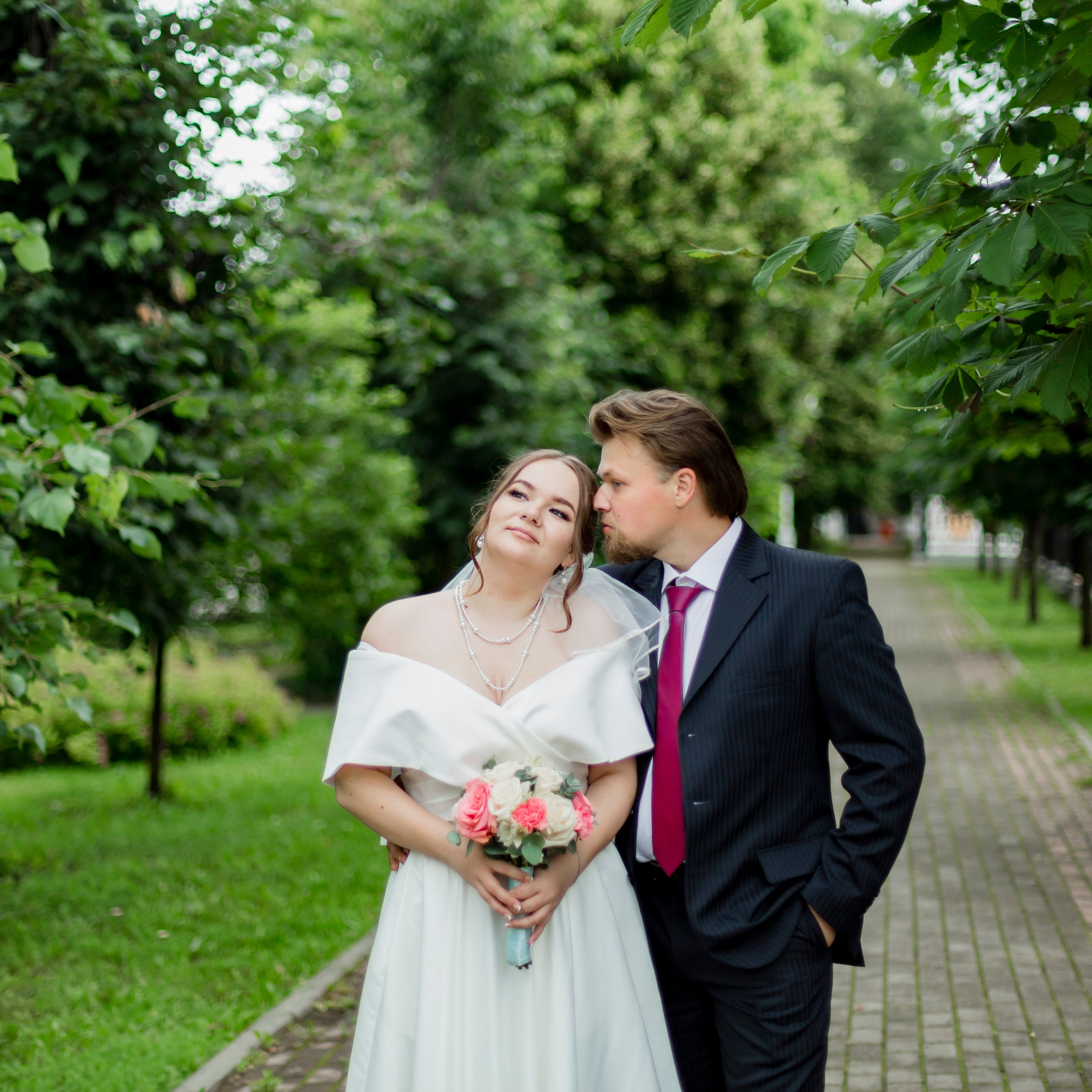 свадебная фотосессия на природе невеста и жених Городской сад Тверь