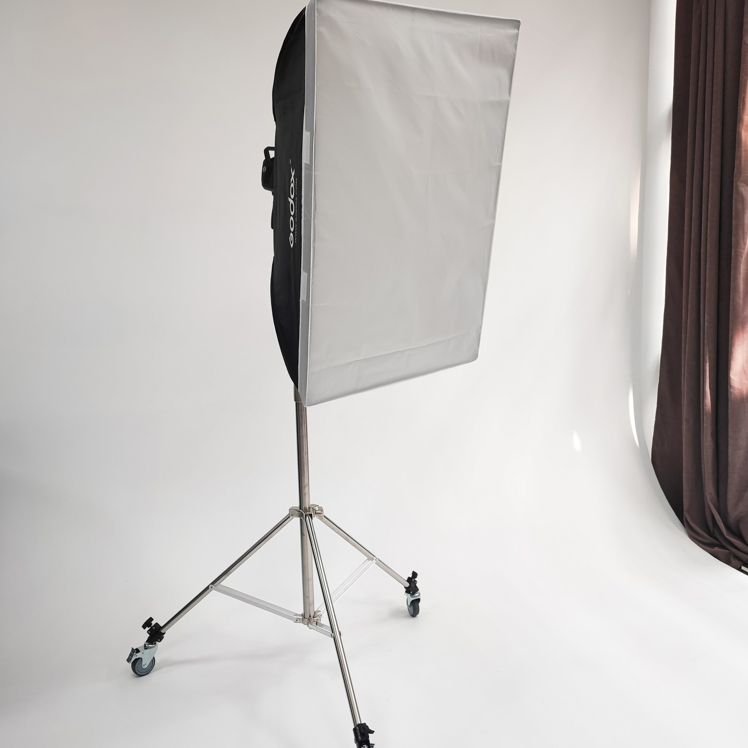 PURE PHOTO STUDIO Аренда фотостудии с циклорамой в Москве. Фотограф в Москве Ксения Насокина