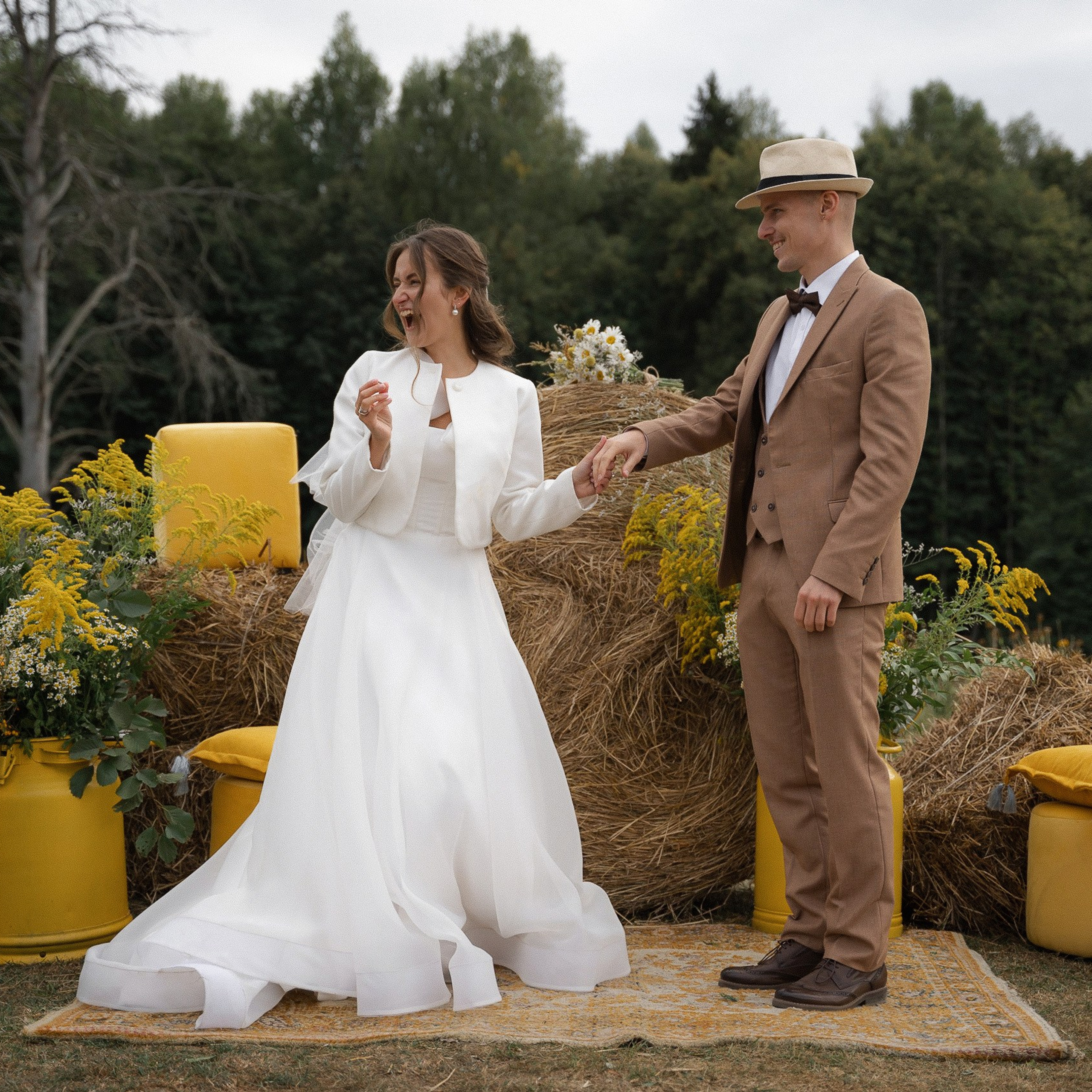 Country Club Polyana, цвет настроения желтый