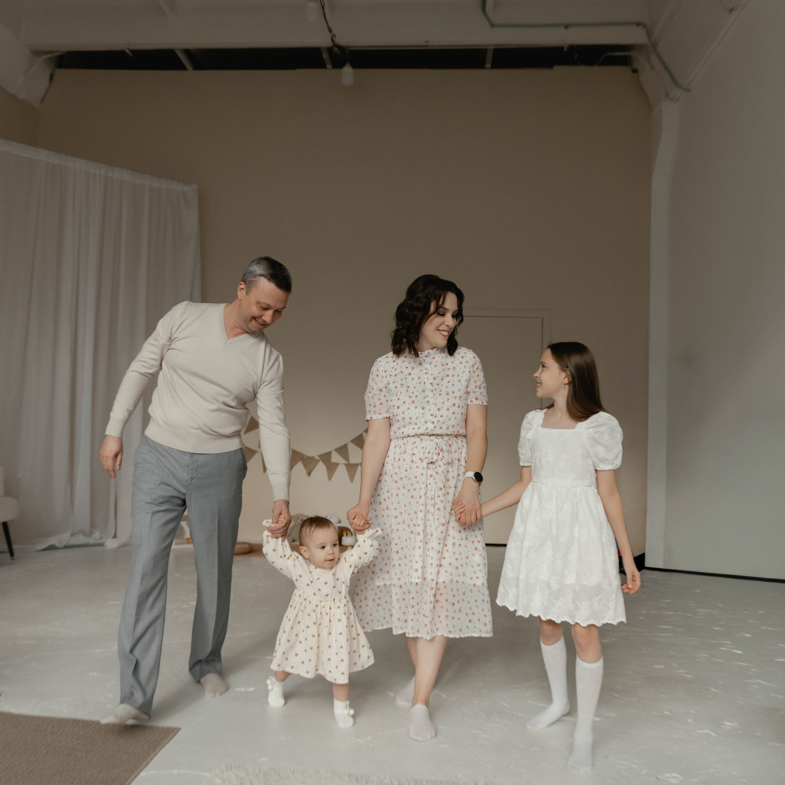 Дарья, Вадим, Соня и Тася