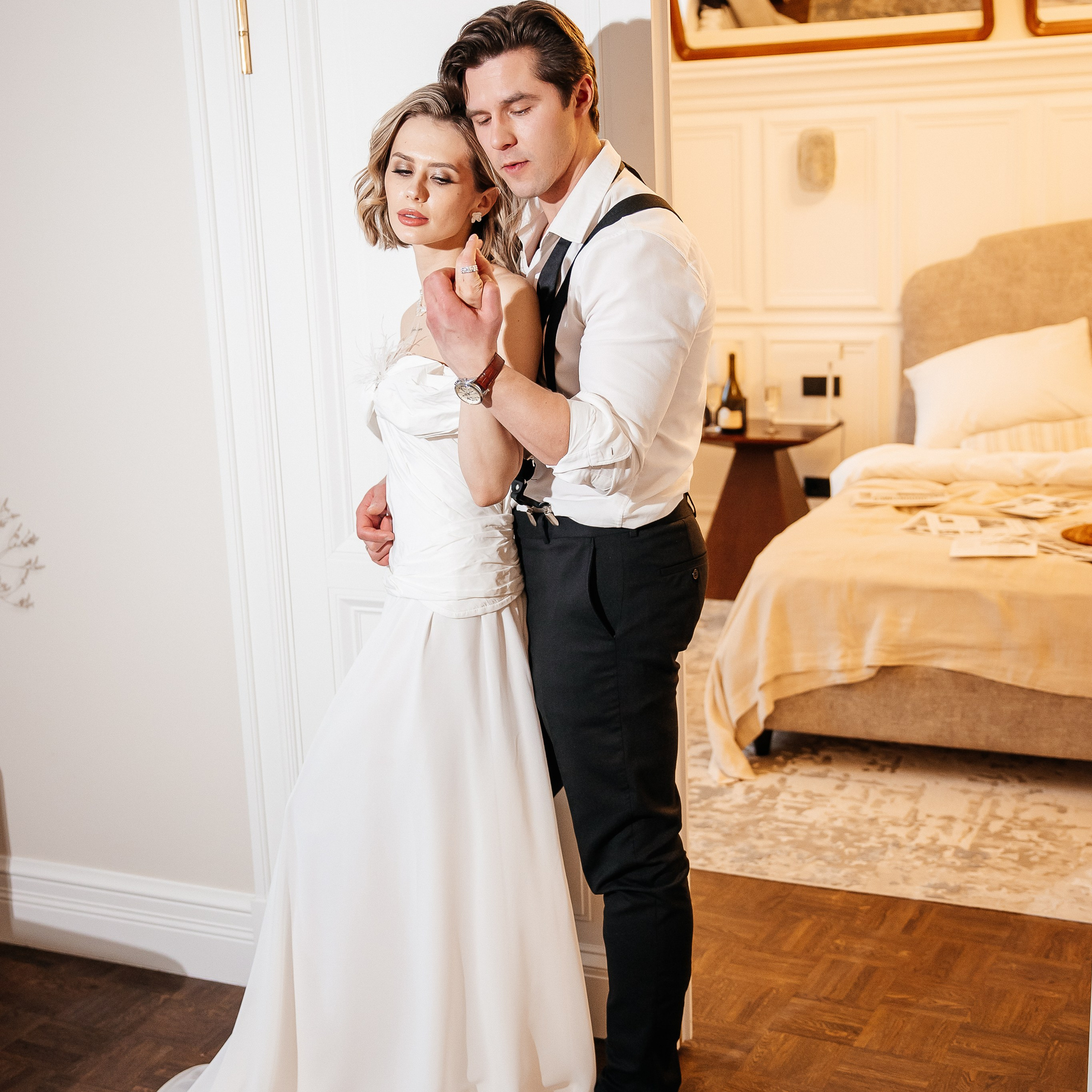 Утро жениха и невесты в отеле