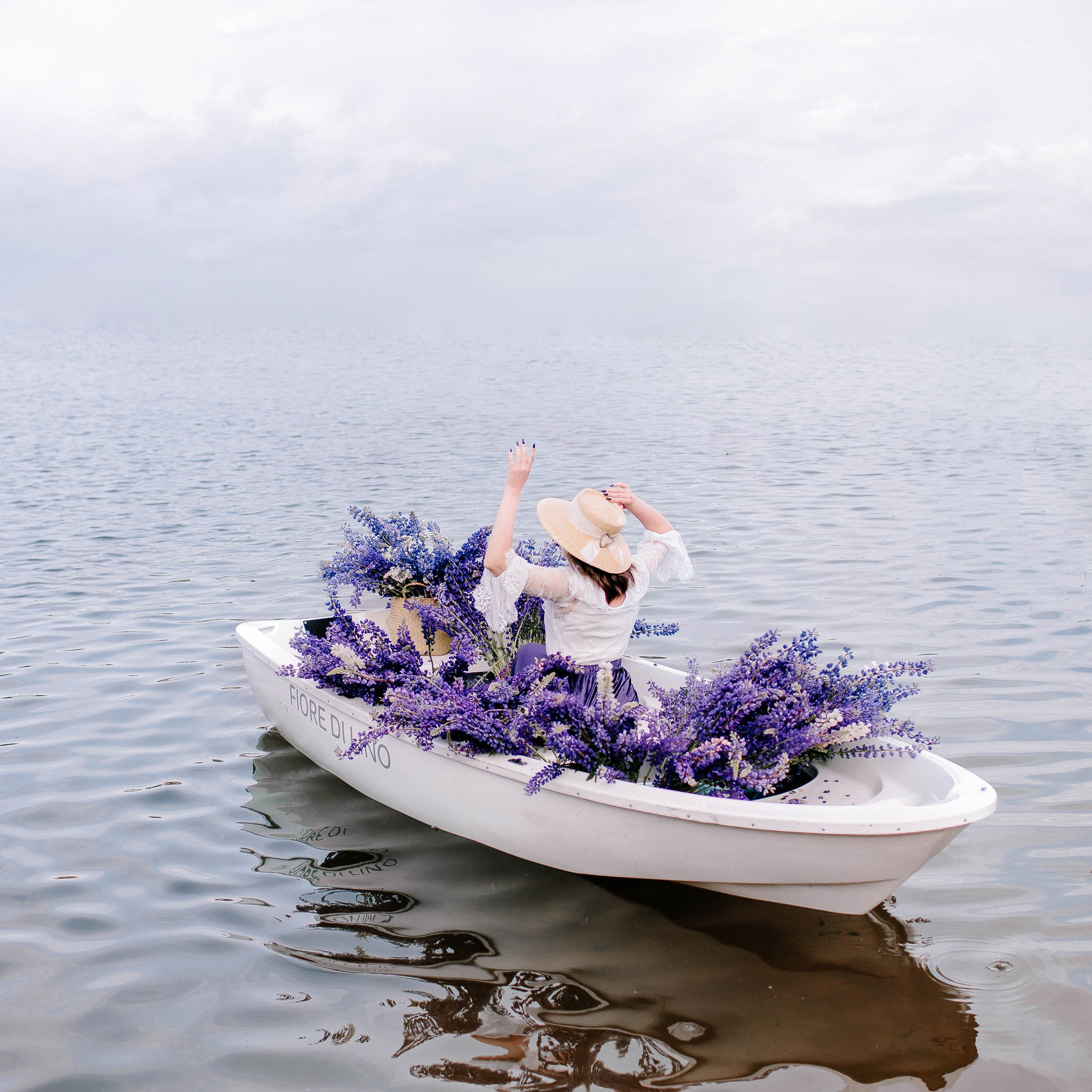 Цветочная лодка