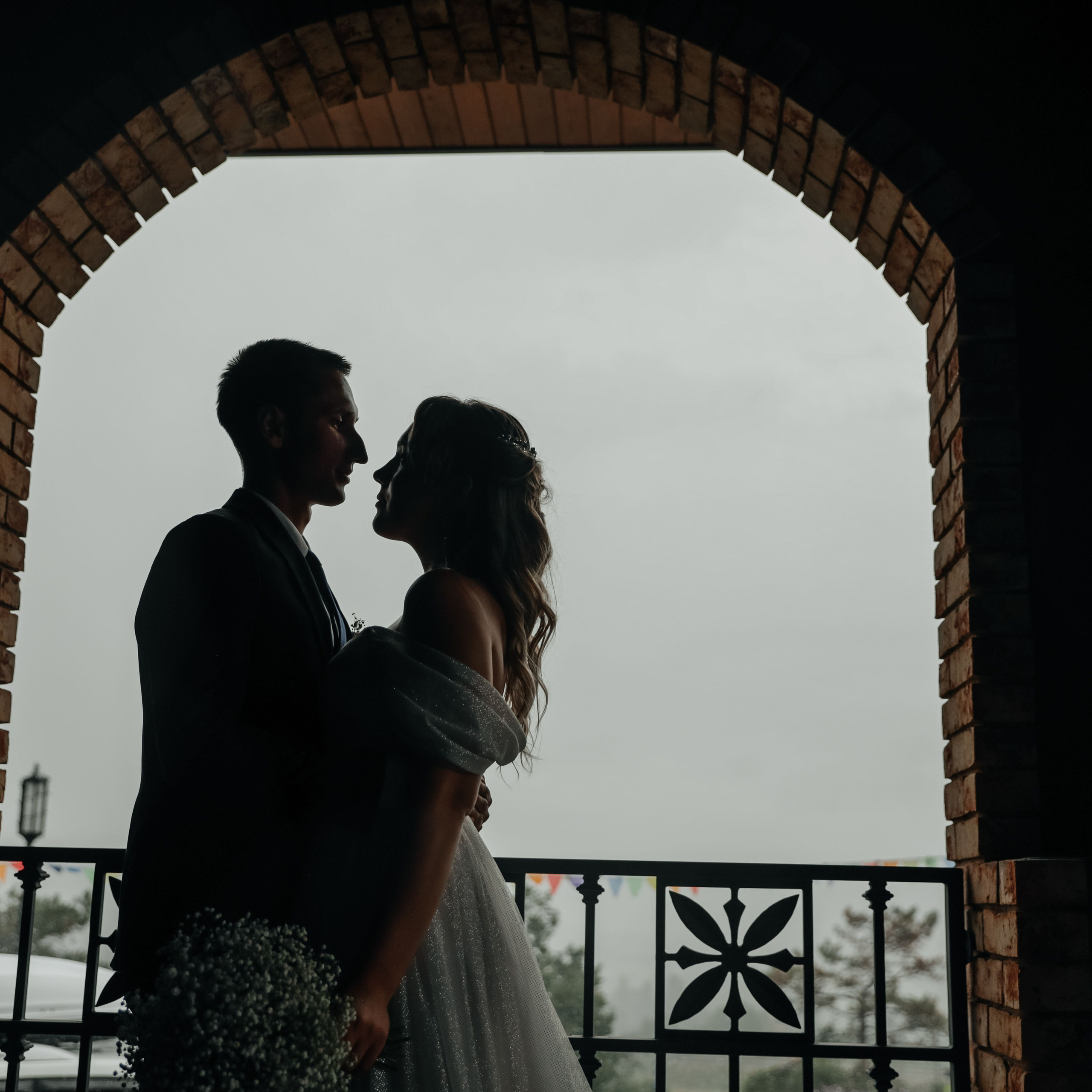 Нас венчала гроза