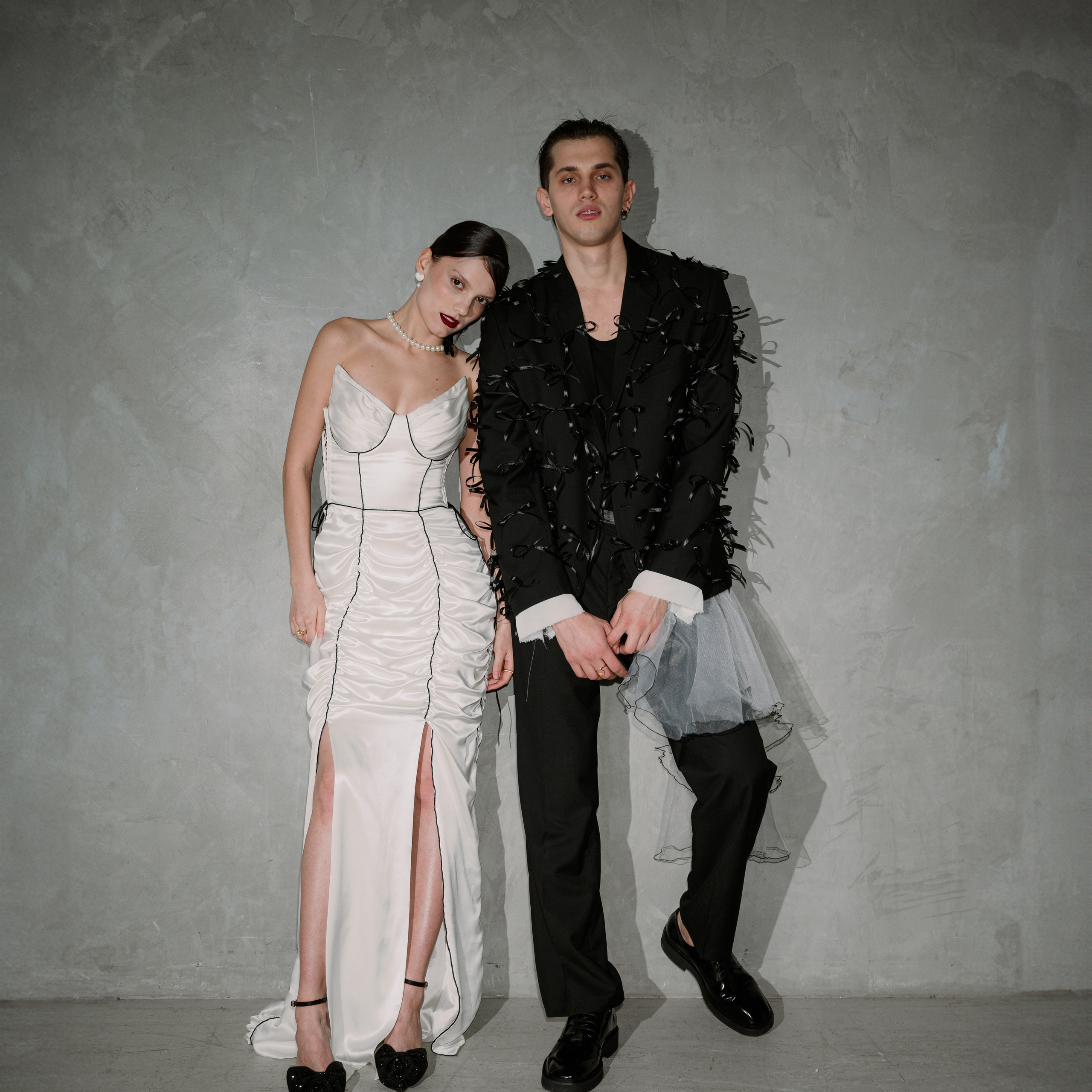 Свадьба в студии: история любви, застывшая на фото