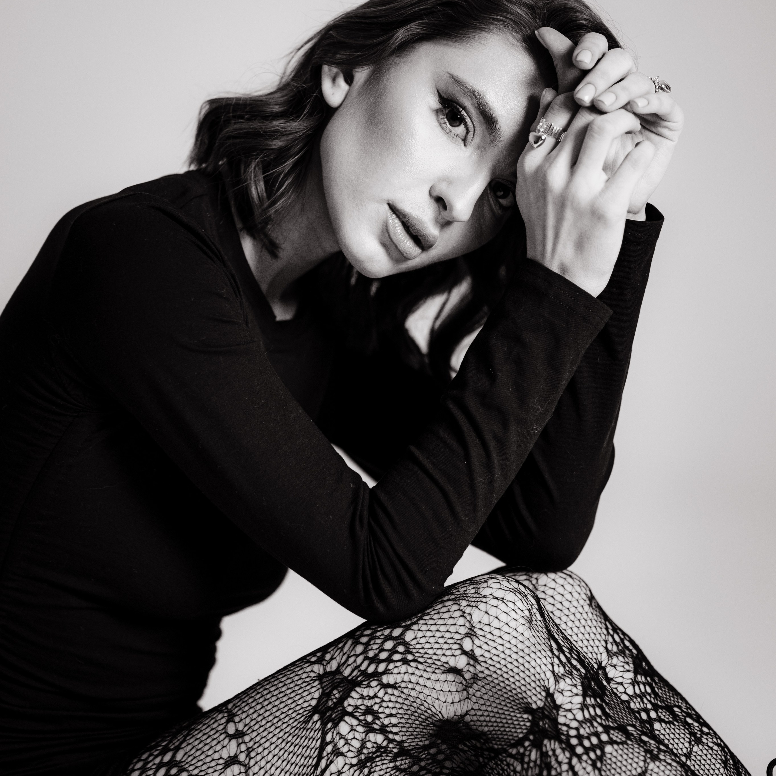 Искусство видеть красоту: портреты в стиле минимализм