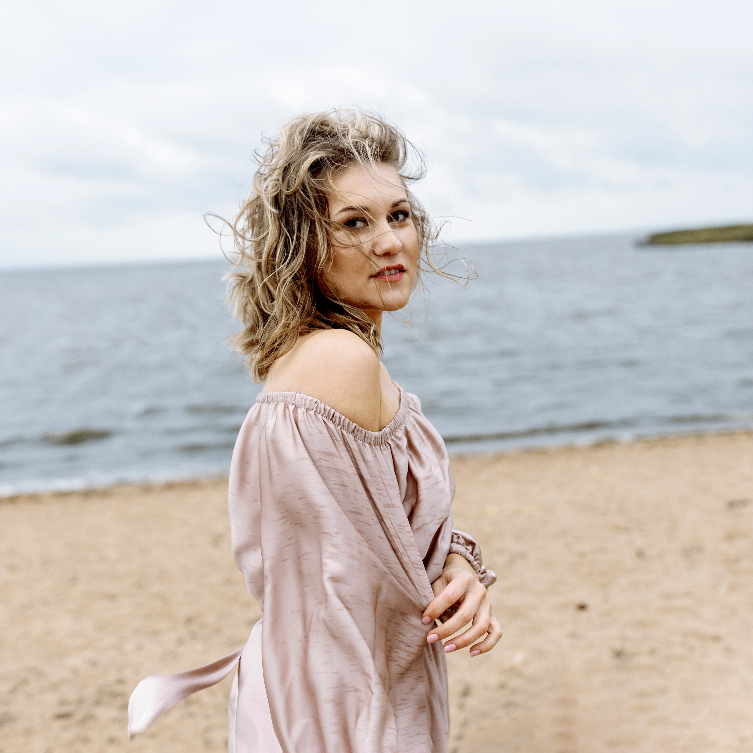 в Петербурге сегодня ветрено