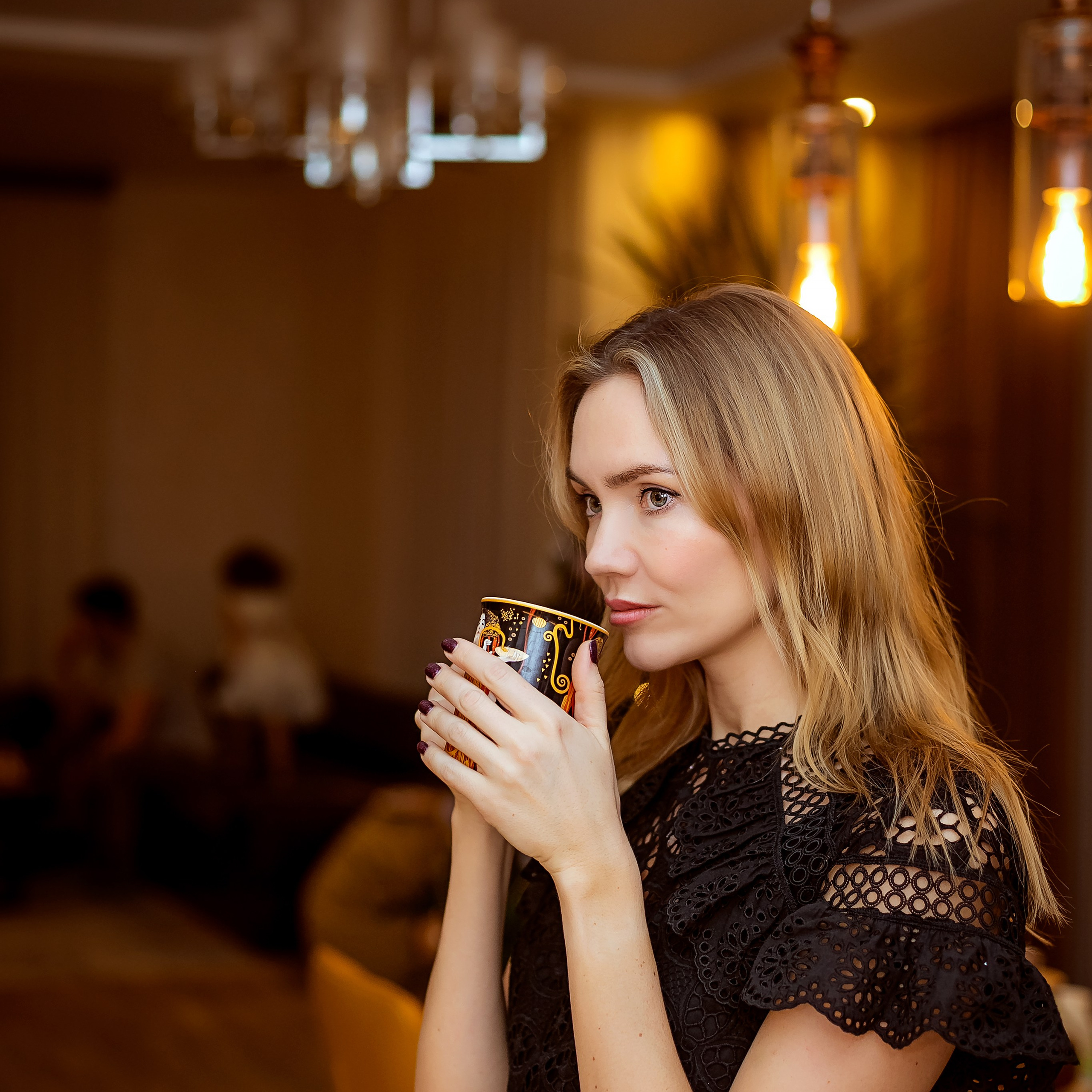 Инна дома со своей семьёй. Семейный фотограф Пермь Тимофеева Ольга