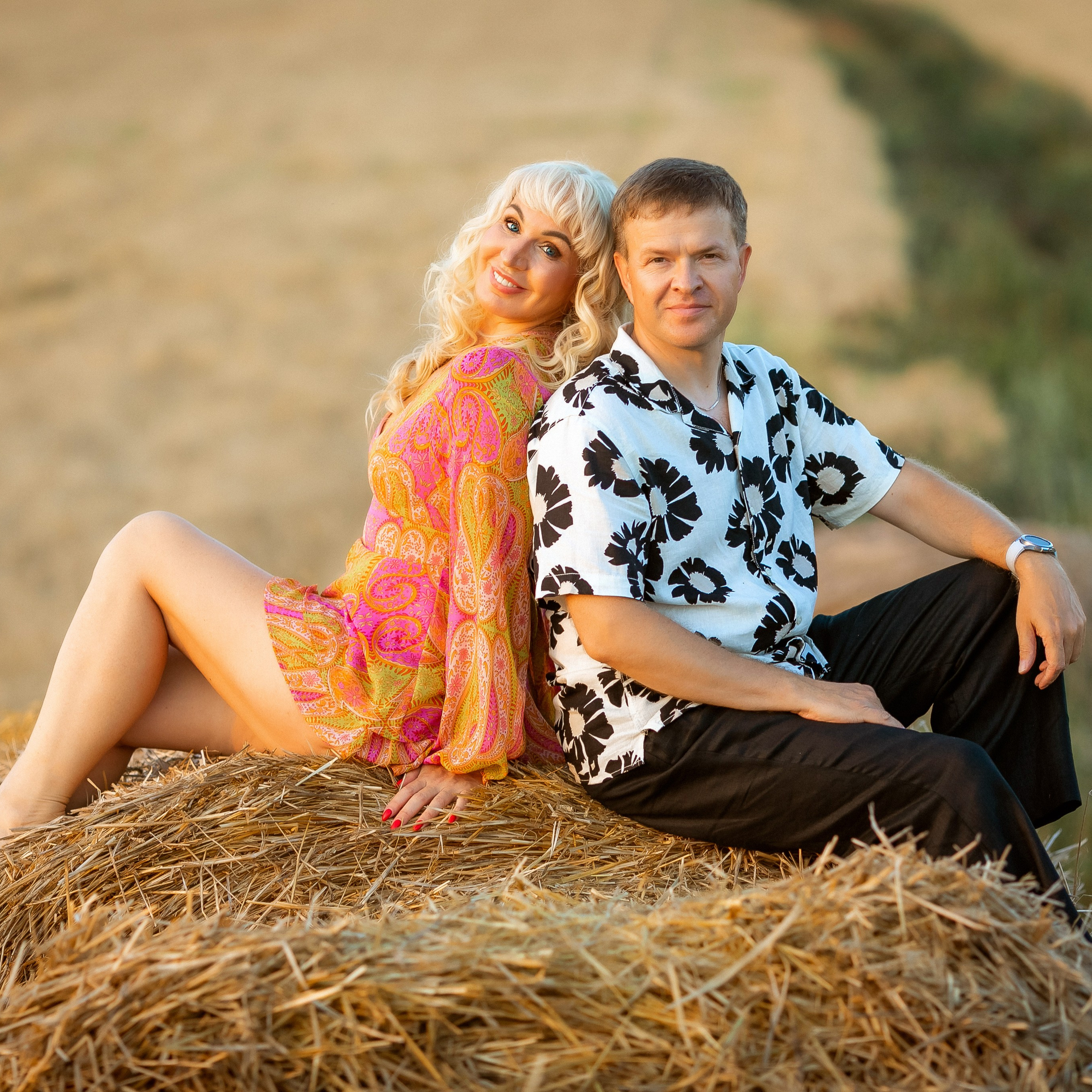 Наталья в поле семьей. Семейный фотограф Пермь Тимофеева Ольга