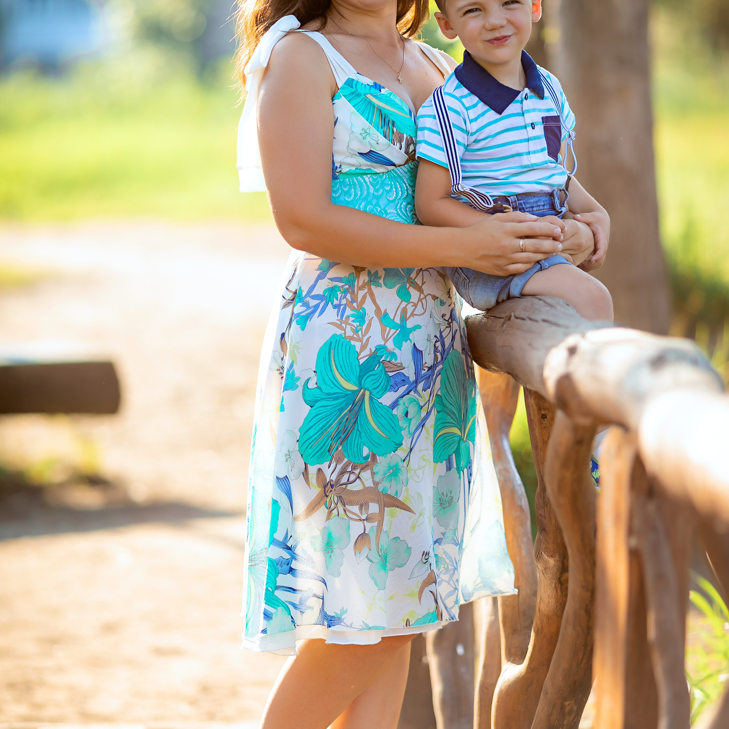 Настя с семьёй в парке. Семейный фотограф Пермь Тимофеева Ольга