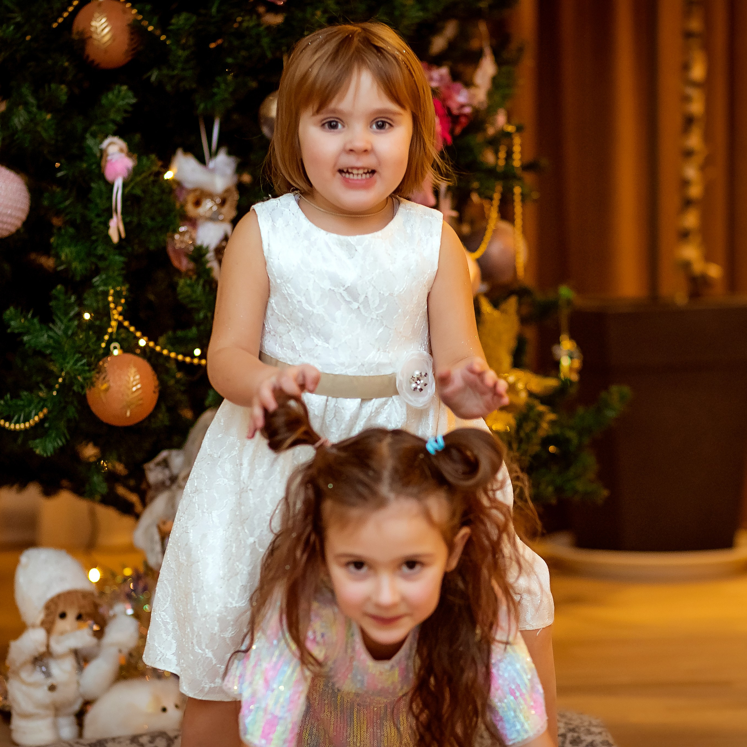 Инна дома со своей семьёй. Семейный фотограф Пермь Тимофеева Ольга