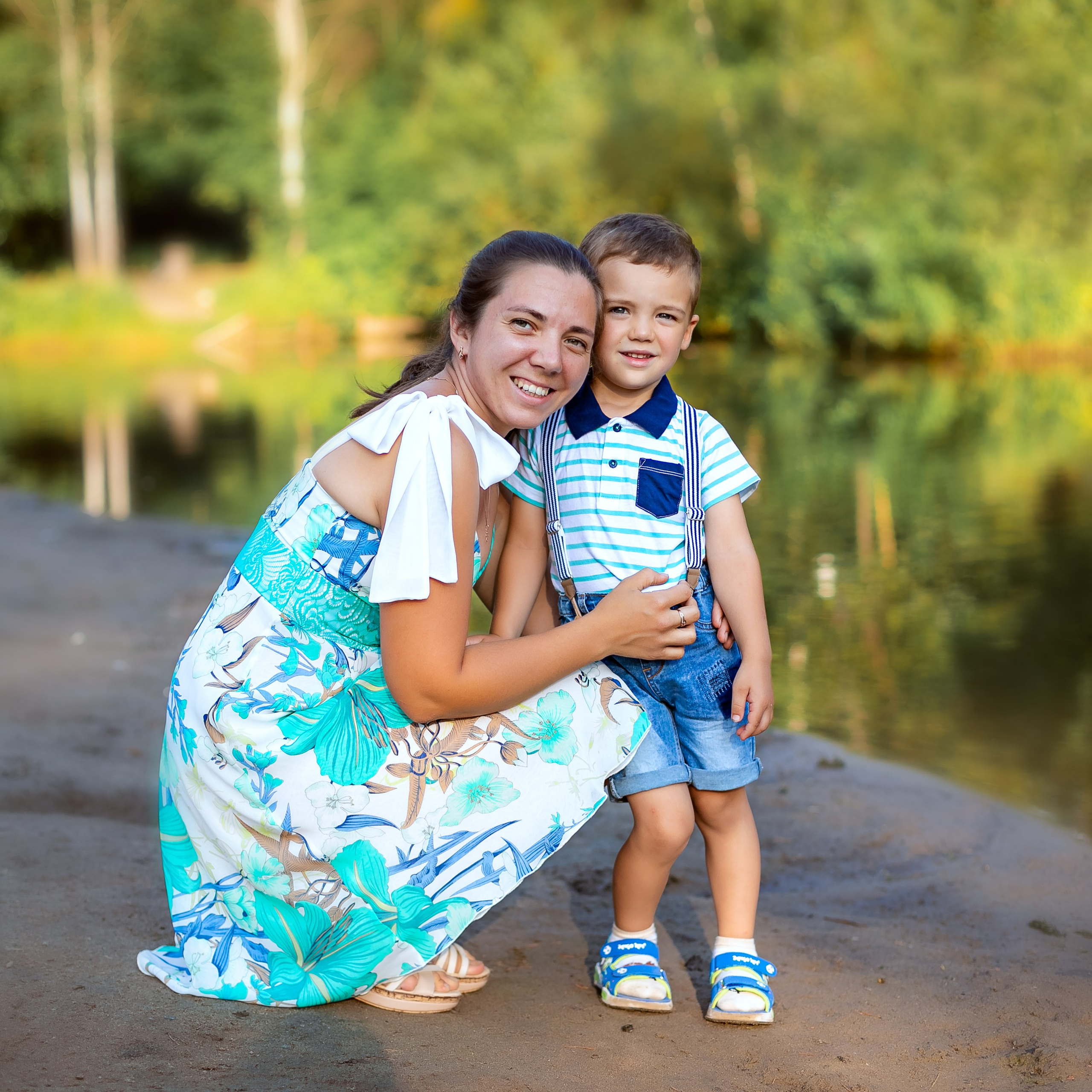 Настя с семьёй в парке. Семейный фотограф Пермь Тимофеева Ольга