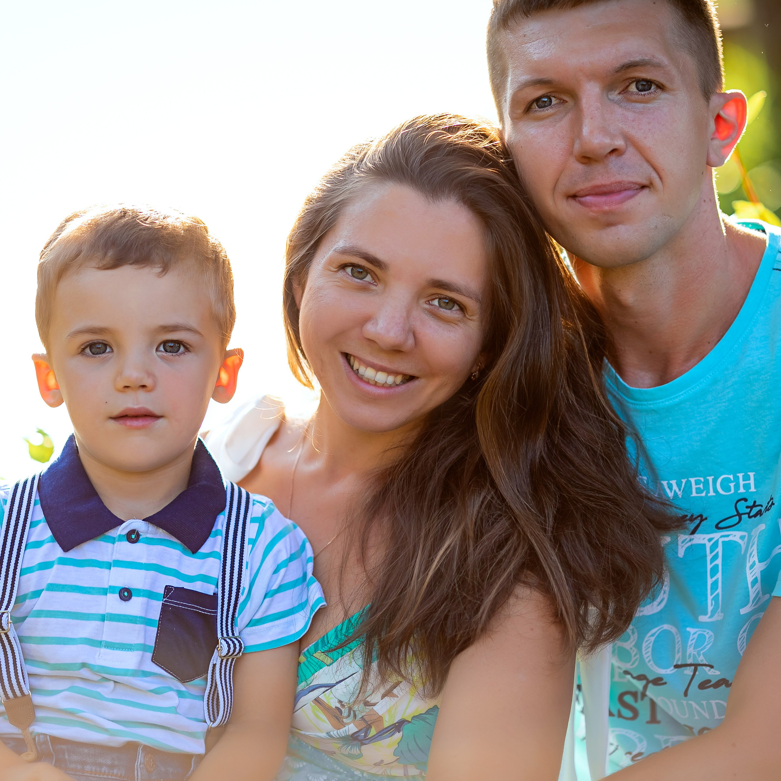 Настя с семьёй в парке. Семейный фотограф Пермь Тимофеева Ольга