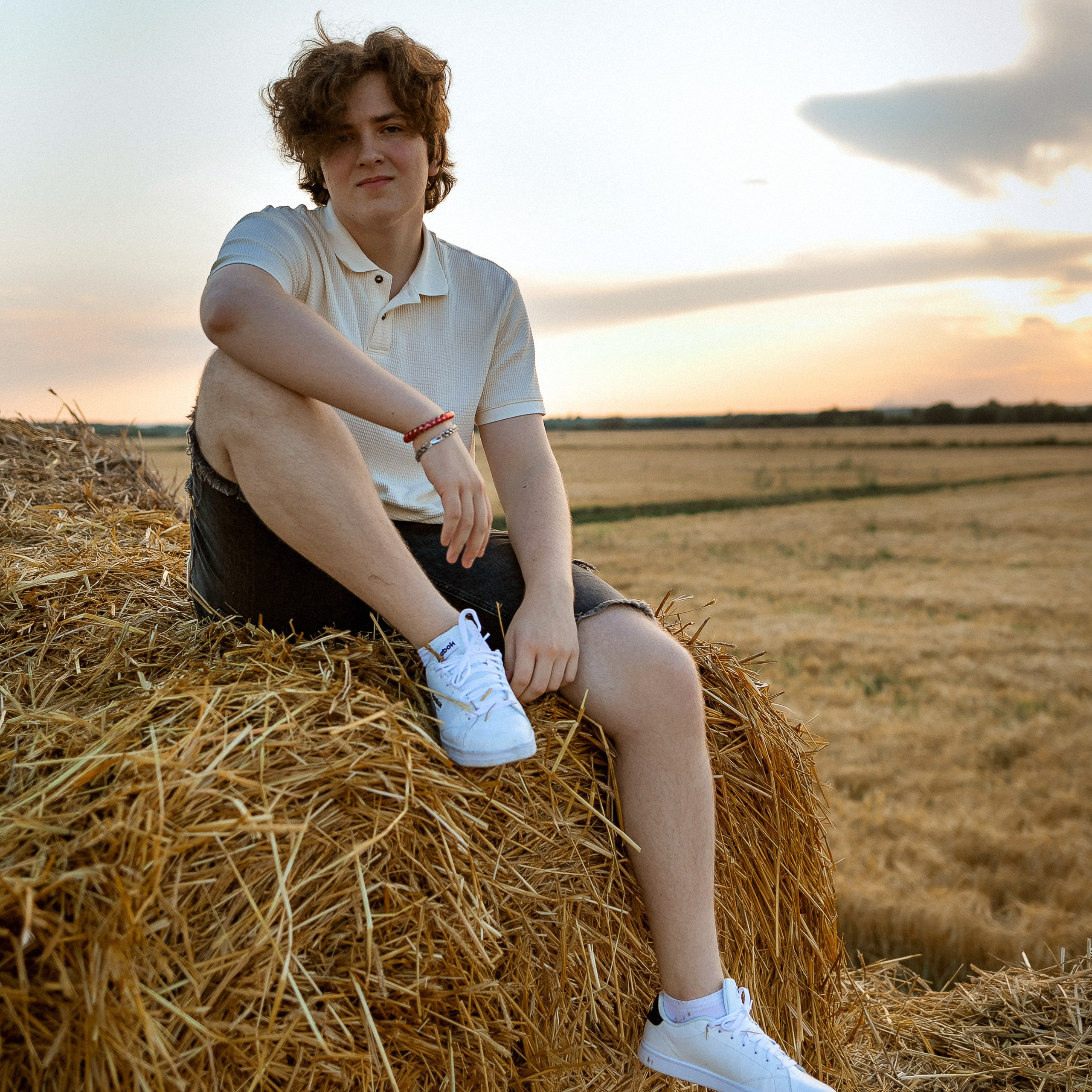 Наталья в поле семьей. Семейный фотограф Пермь Тимофеева Ольга