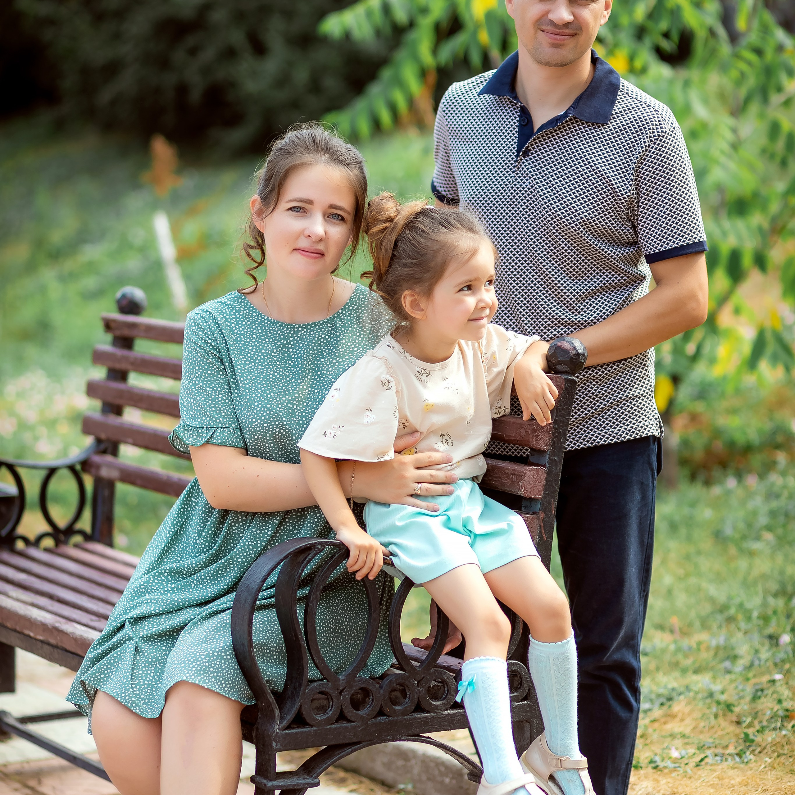 Ирина, Вова и Вера прогулка по набережной. Семейный фотограф Пермь Тимофеева Ольга