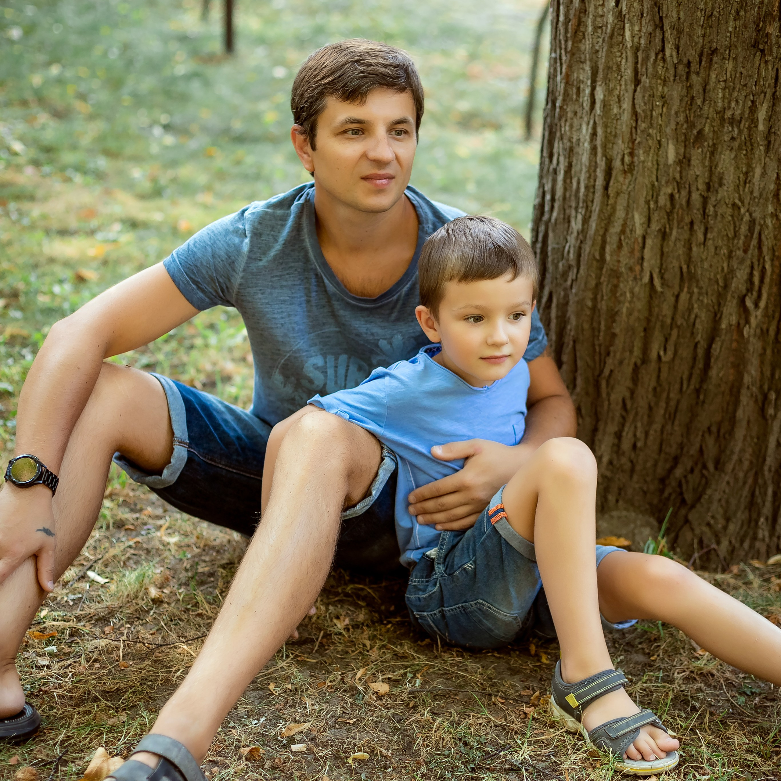 Регина с семьёй в парке. Семейный фотограф Пермь Тимофеева Ольга